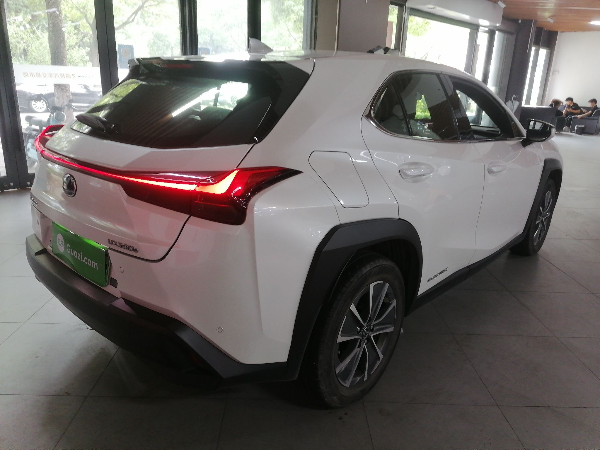 雷克萨斯UX新能源 2020款 300e 纯·悦版