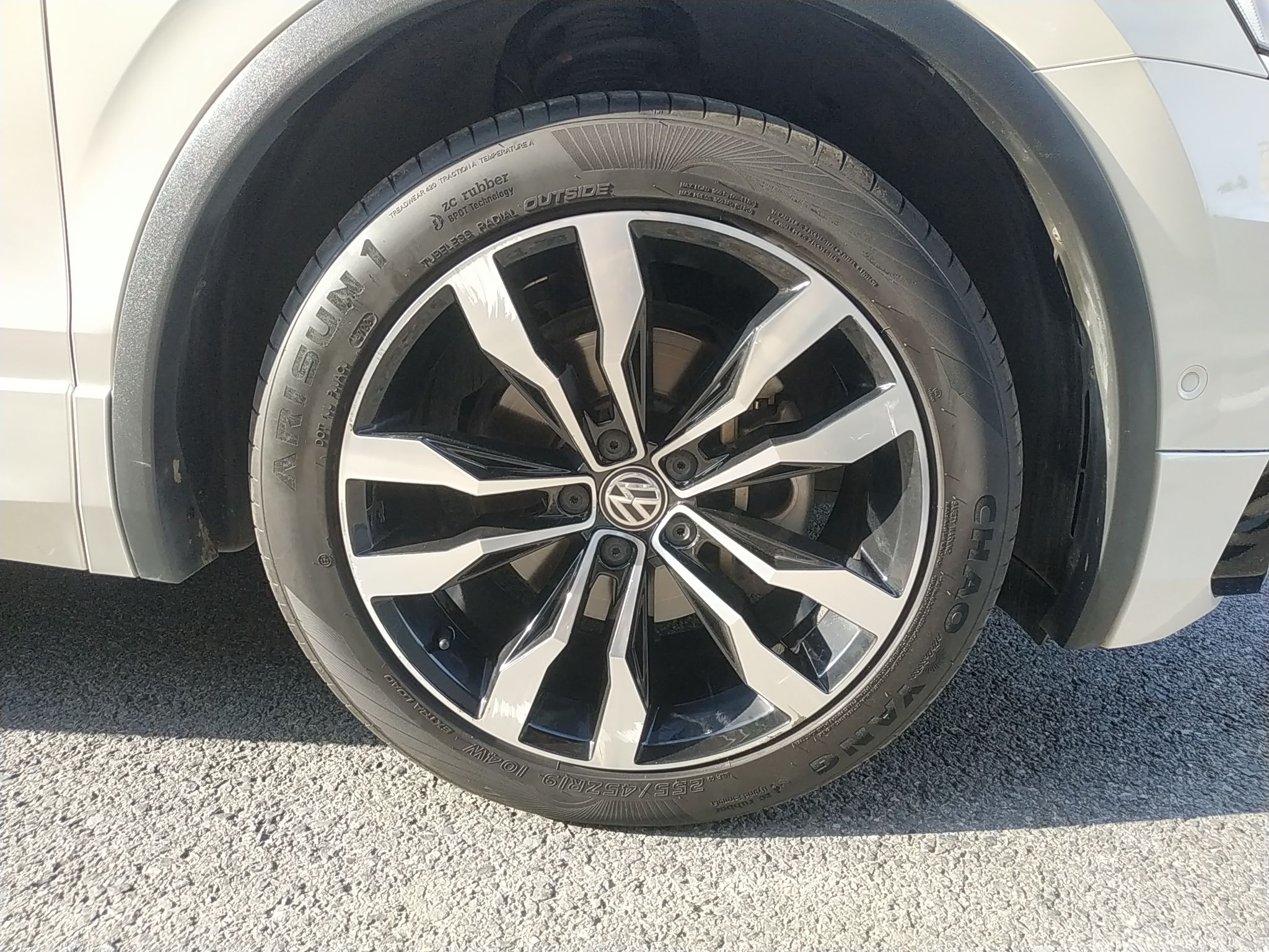 大众 途观L 2019款 380TSI 自动四驱R-Line旗舰版7座 国VI