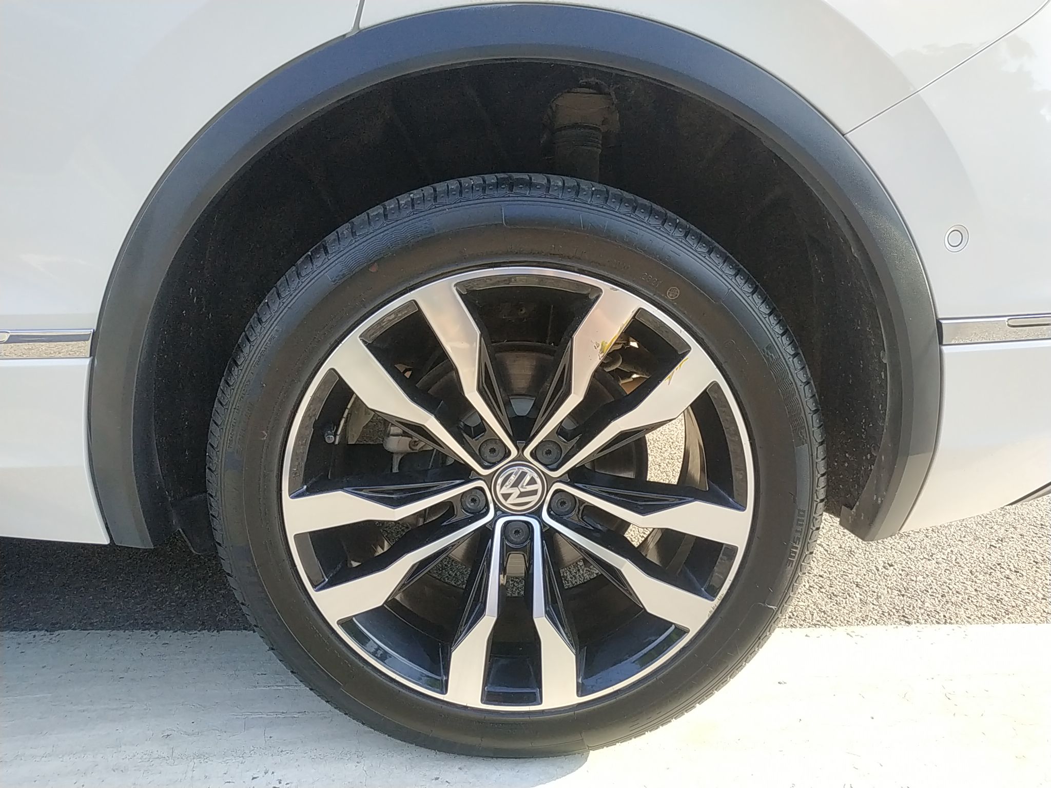 大众 途观L 2019款 380TSI 自动四驱R-Line旗舰版7座 国VI