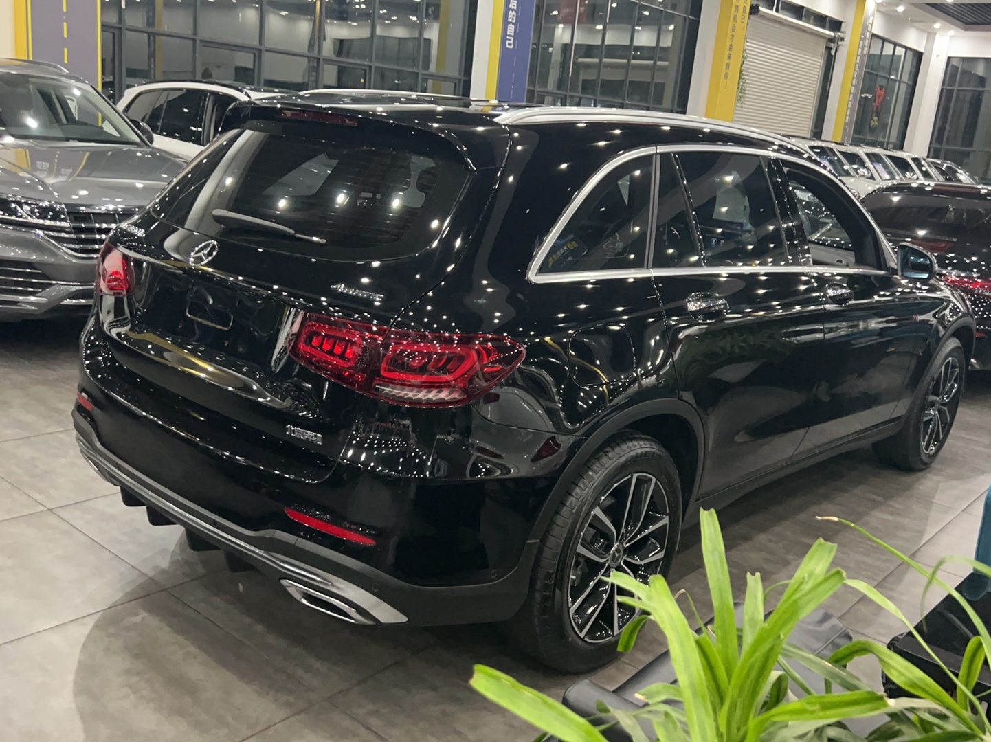 奔驰GLC级 2022款 改款 GLC 260 L 4MATIC 豪华型