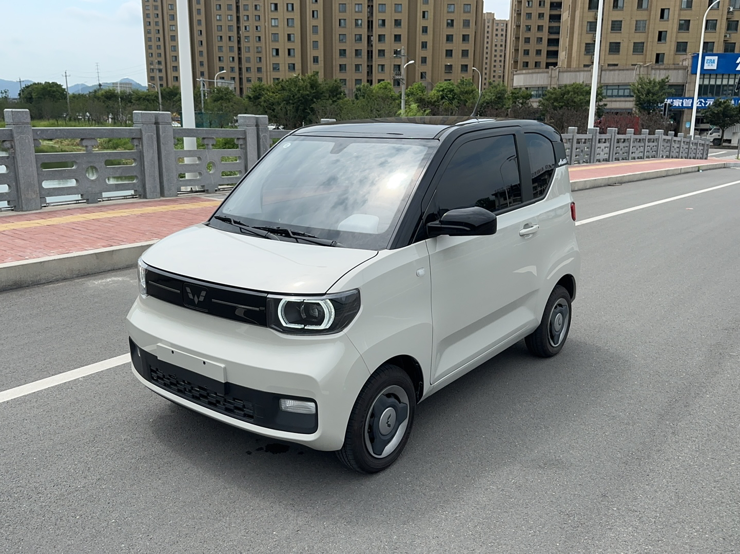 五菱汽车 宏光MINI EV 2022款 马卡龙臻享款 磷酸铁锂