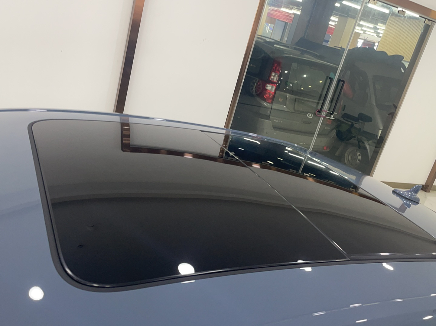 奥迪A4L 2022款 40 TFSI quattro RS套件燃速型