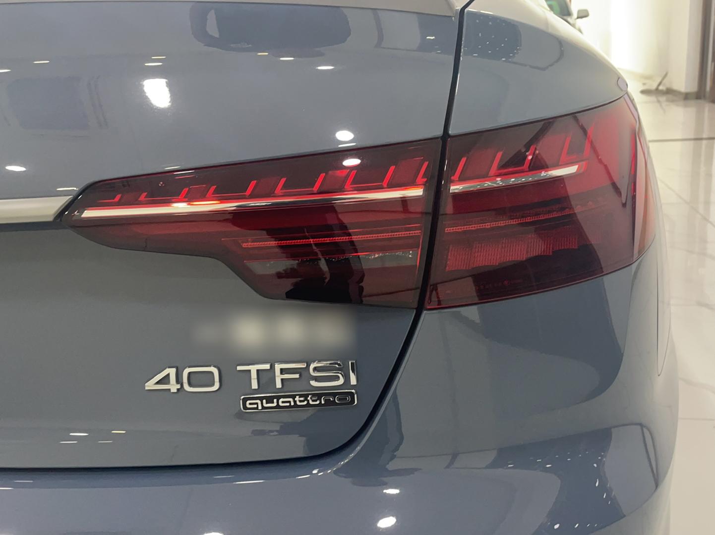 奥迪A4L 2022款 40 TFSI quattro RS套件燃速型