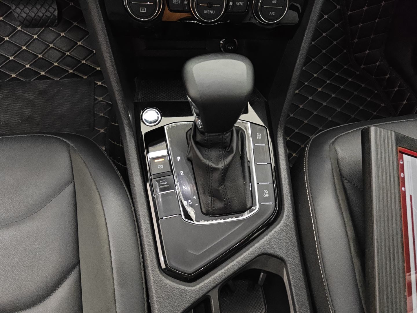 大众 途观L 2019款 改款 330TSI 自动两驱全景舒适版 国VI