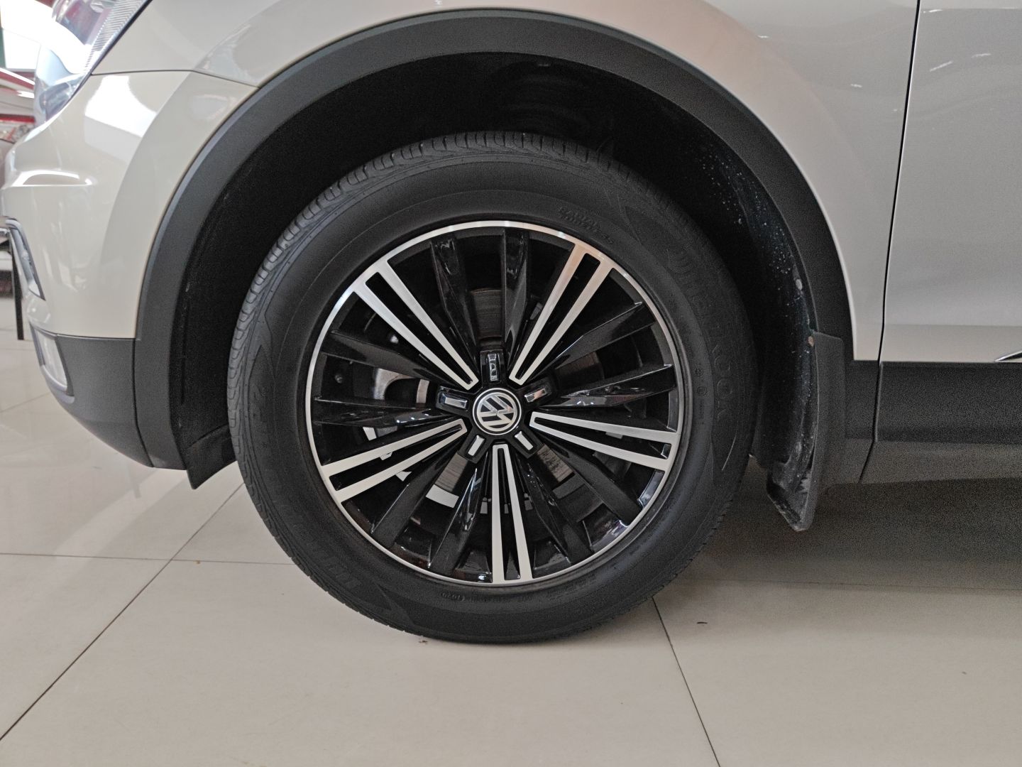 大众 途观L 2019款 改款 330TSI 自动两驱全景舒适版 国VI