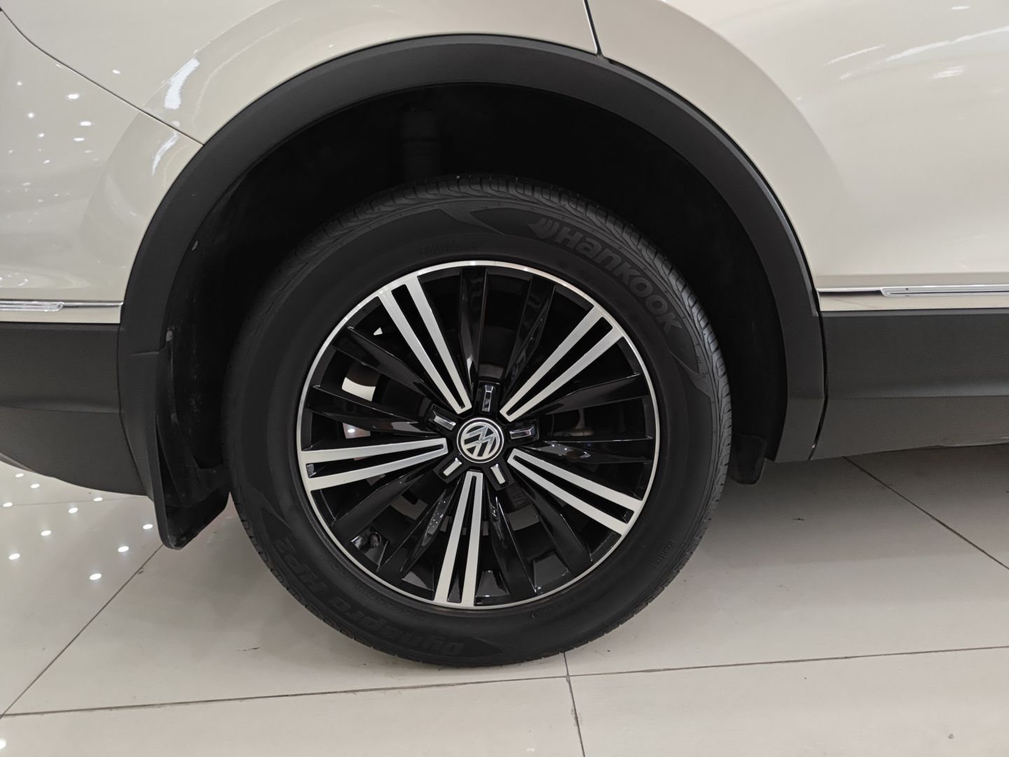 大众 途观L 2019款 改款 330TSI 自动两驱全景舒适版 国VI