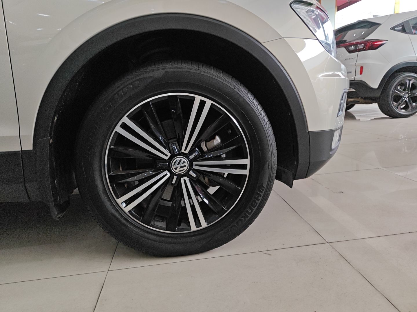 大众 途观L 2019款 改款 330TSI 自动两驱全景舒适版 国VI