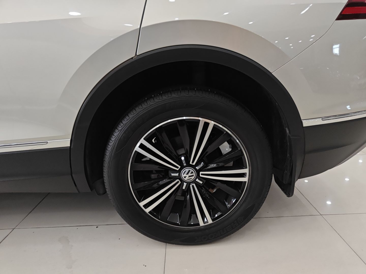 大众 途观L 2019款 改款 330TSI 自动两驱全景舒适版 国VI