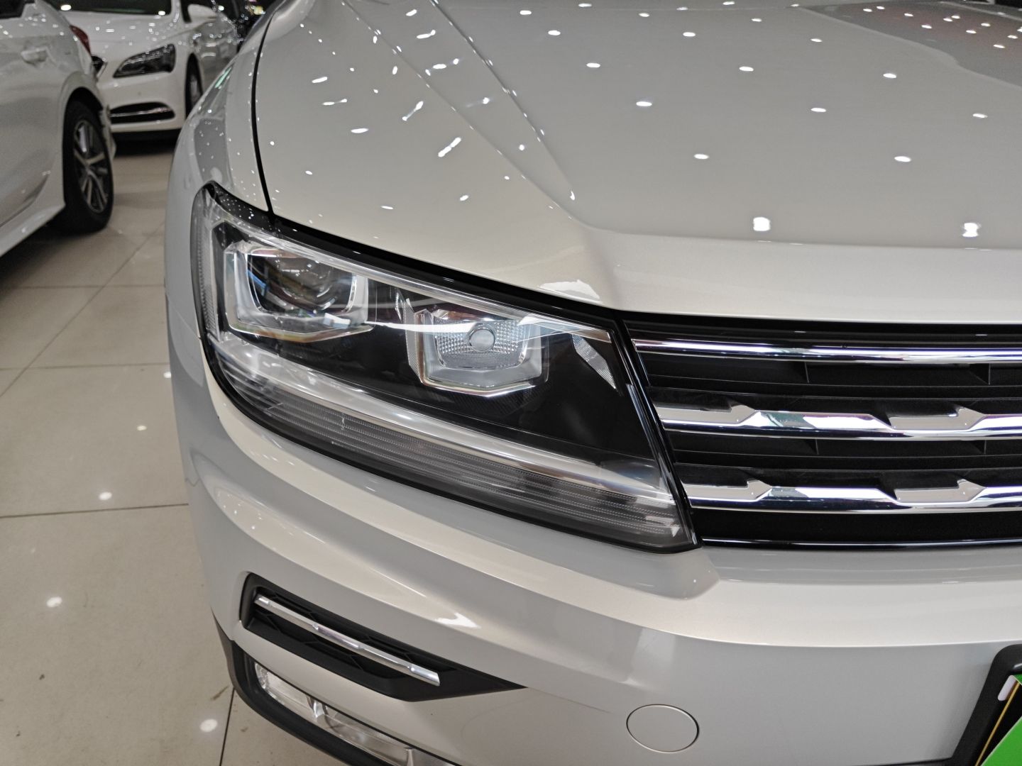 大众 途观L 2019款 改款 330TSI 自动两驱全景舒适版 国VI