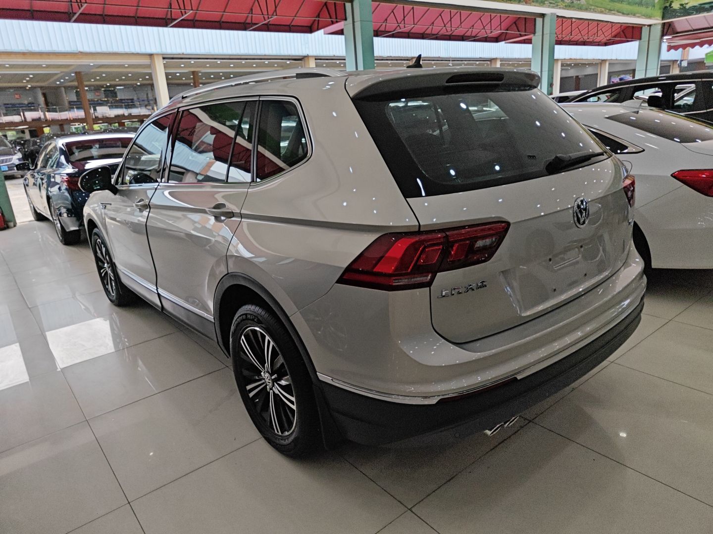 大众 途观L 2019款 改款 330TSI 自动两驱全景舒适版 国VI