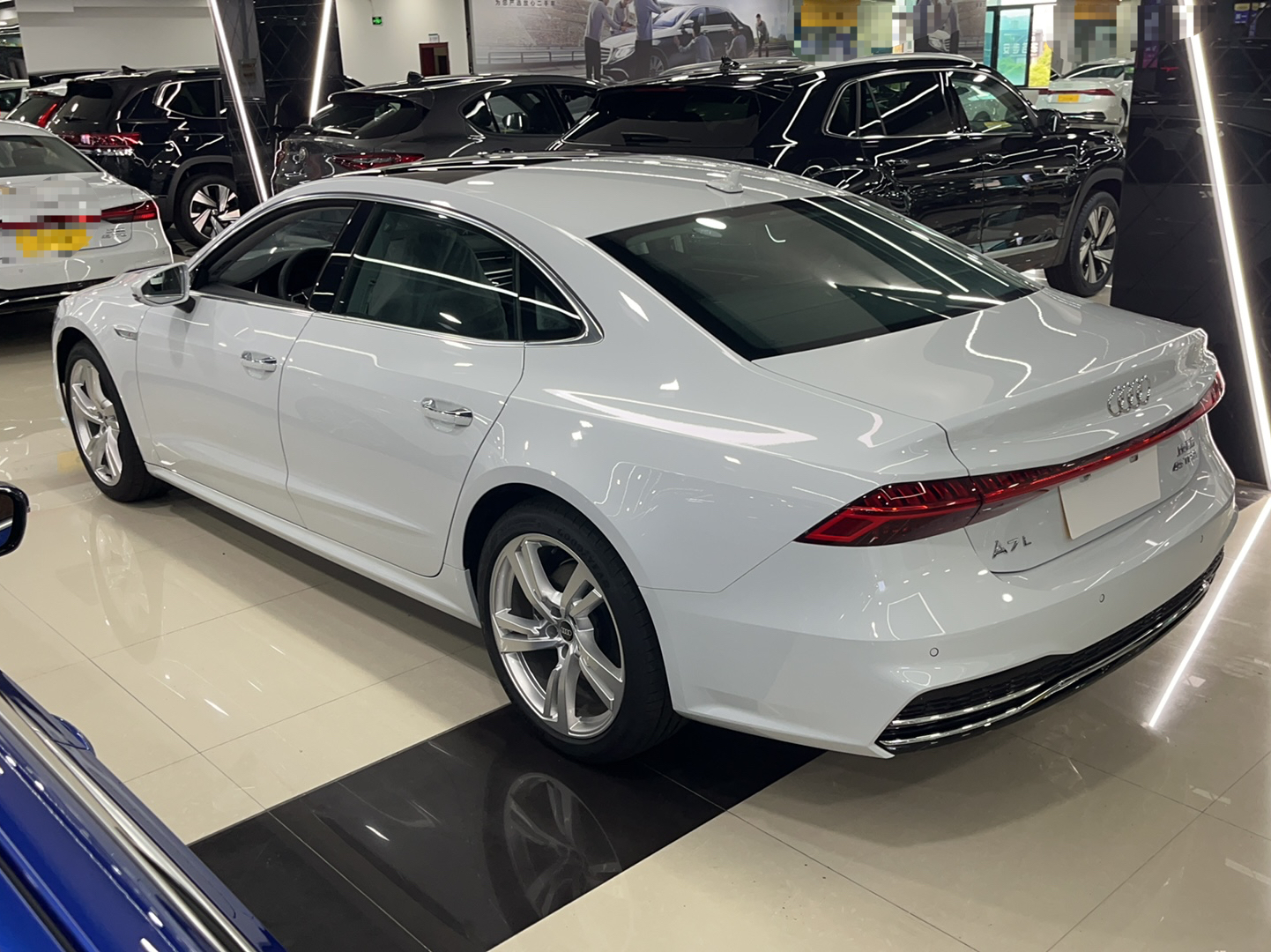 奥迪A7L 2022款 45 TFSI S-line 筑梦未来版