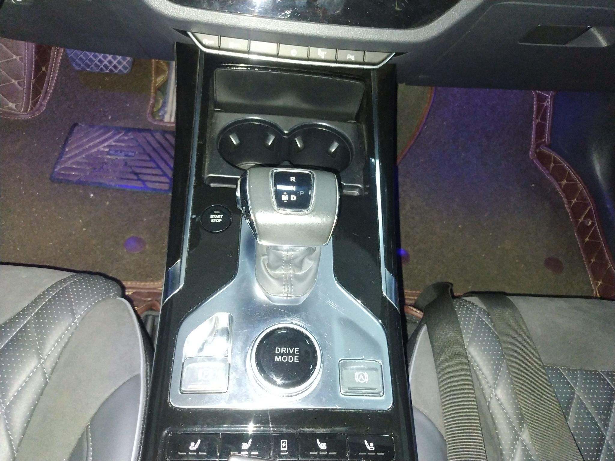 红旗HS5 2019款 2.0T 智联旗享版