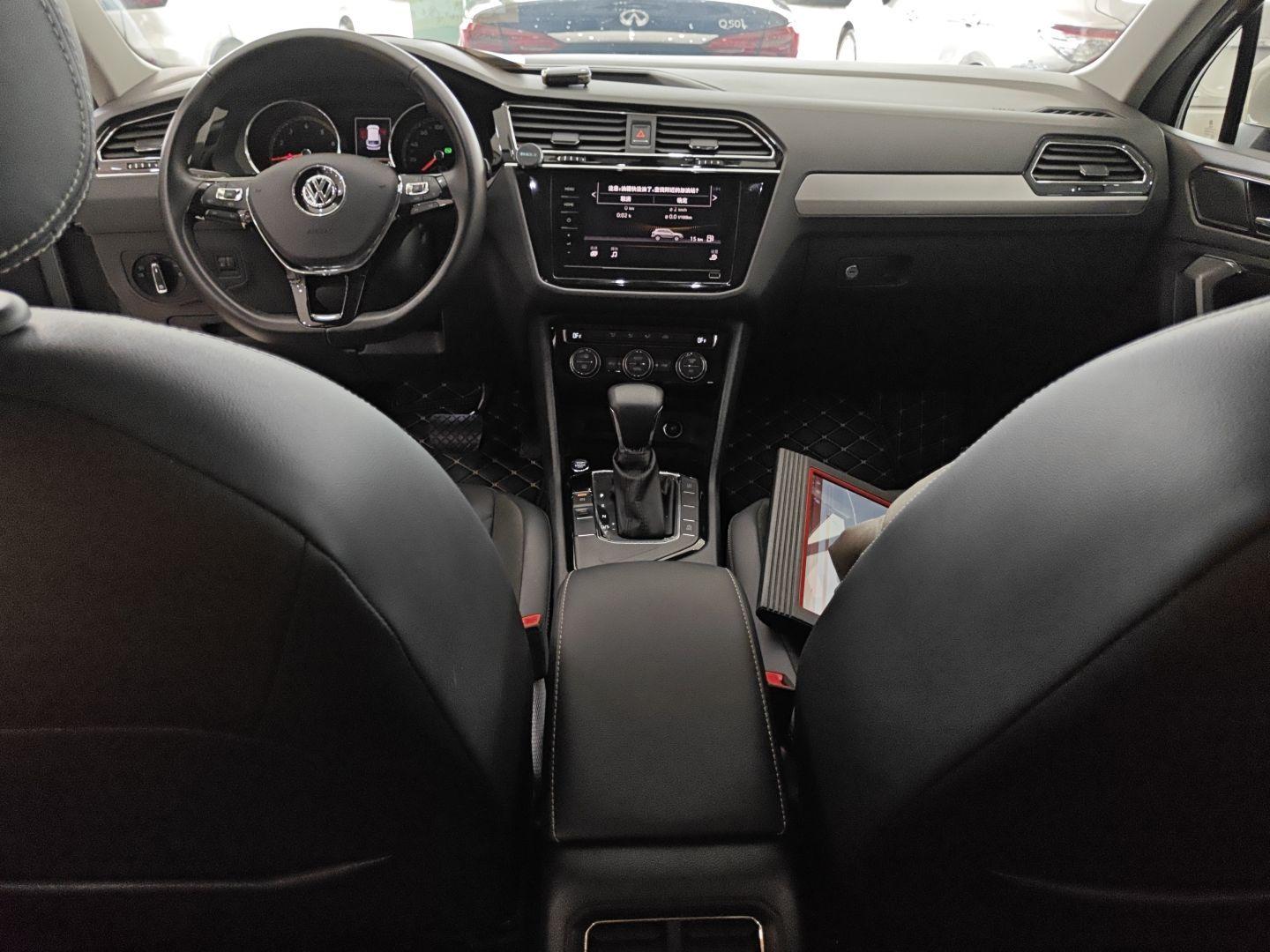 大众 途观L 2019款 改款 330TSI 自动两驱全景舒适版 国VI