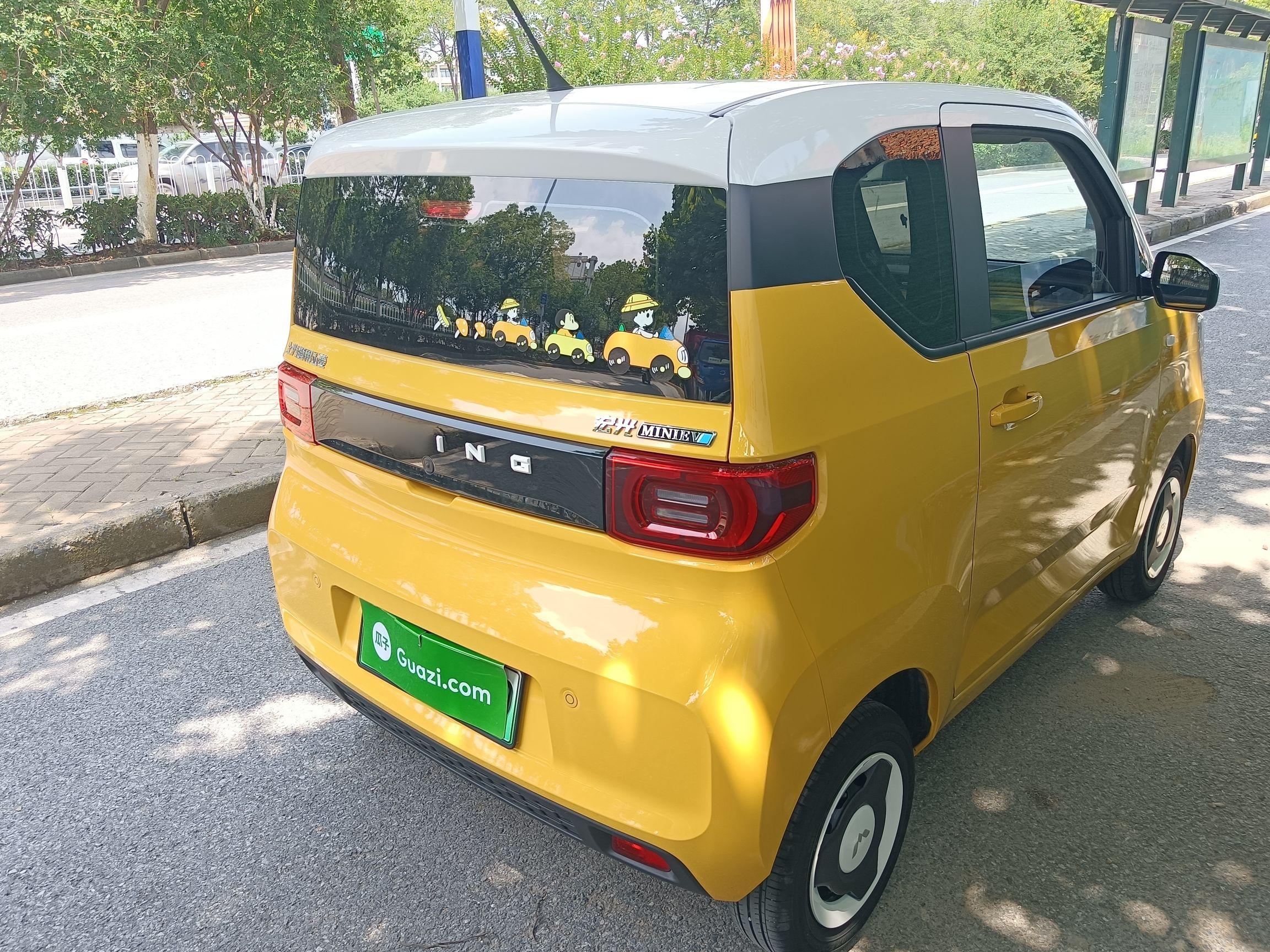 五菱汽车 宏光MINI EV 2021款 马卡龙时尚款 磷酸铁锂