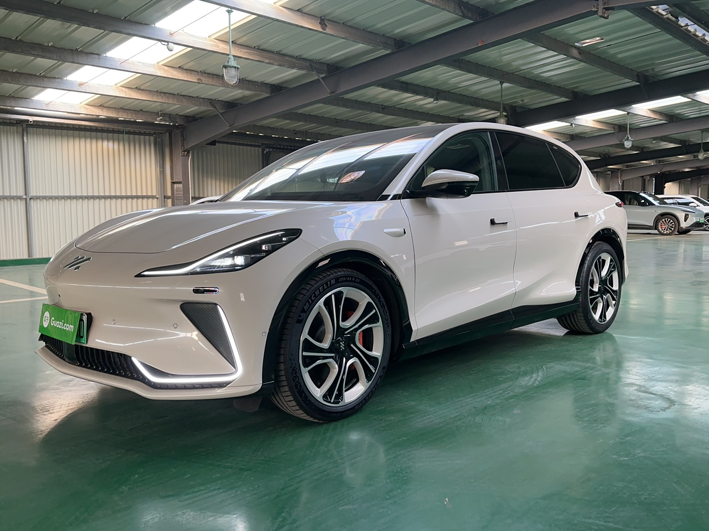 智己汽车 智己LS7 2023款 100kWh Lux四驱版