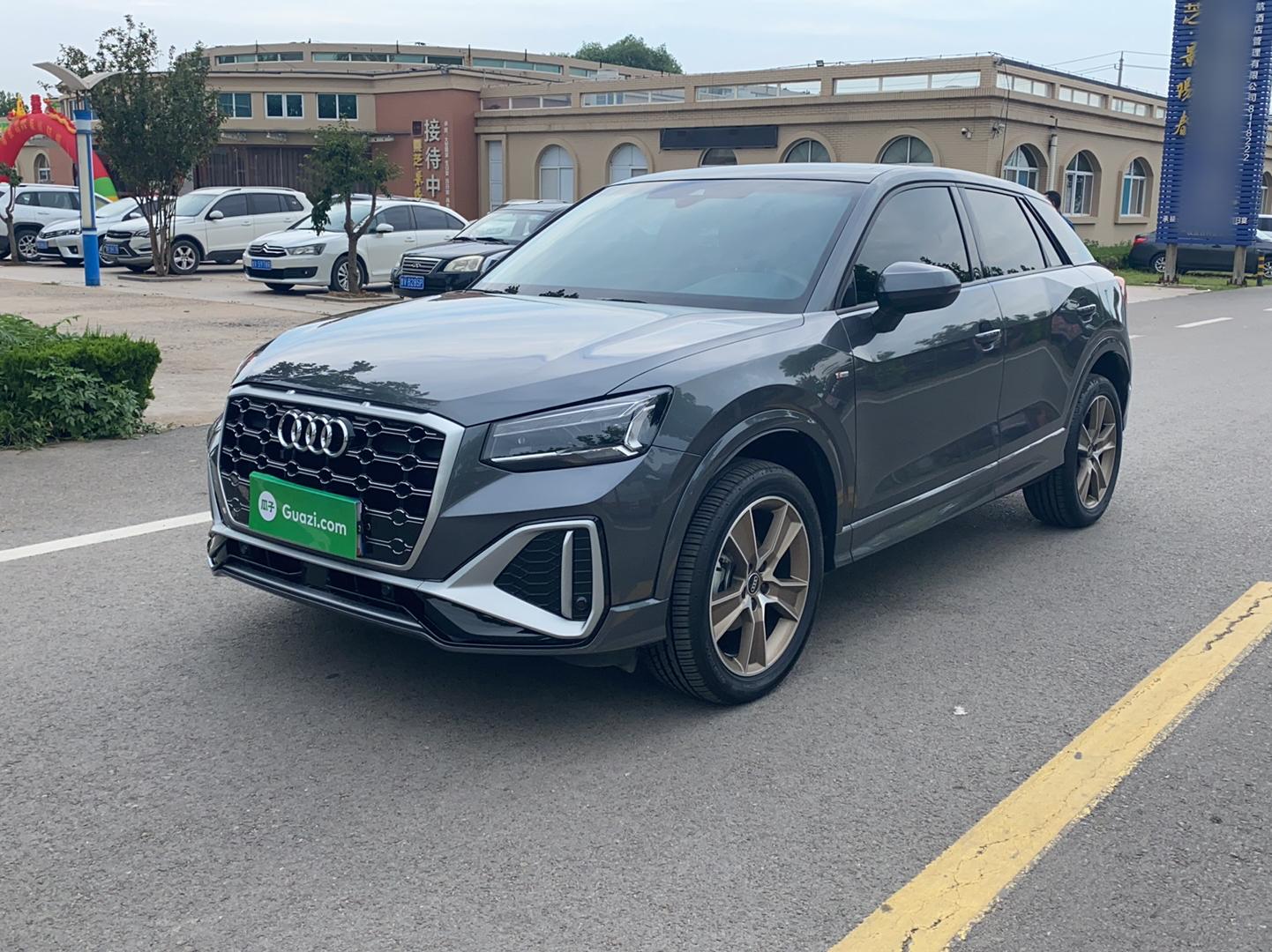 奥迪Q2L 2022款 35 TFSI 时尚动感型