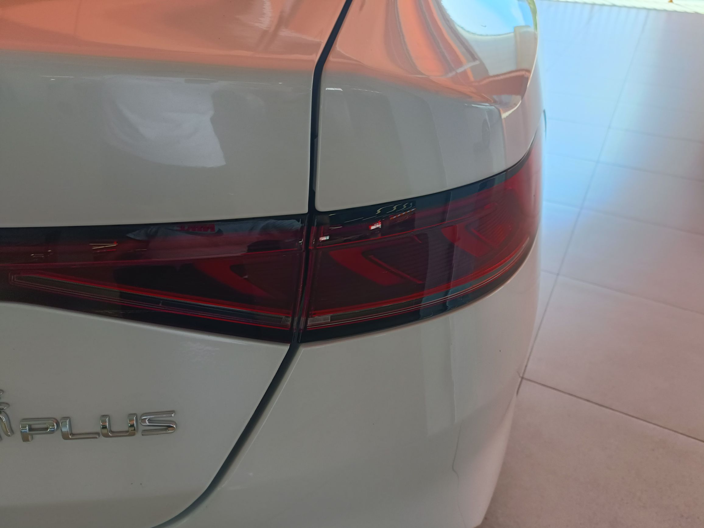 比亚迪 秦PLUS 2021款 DM-i 120KM 尊贵型