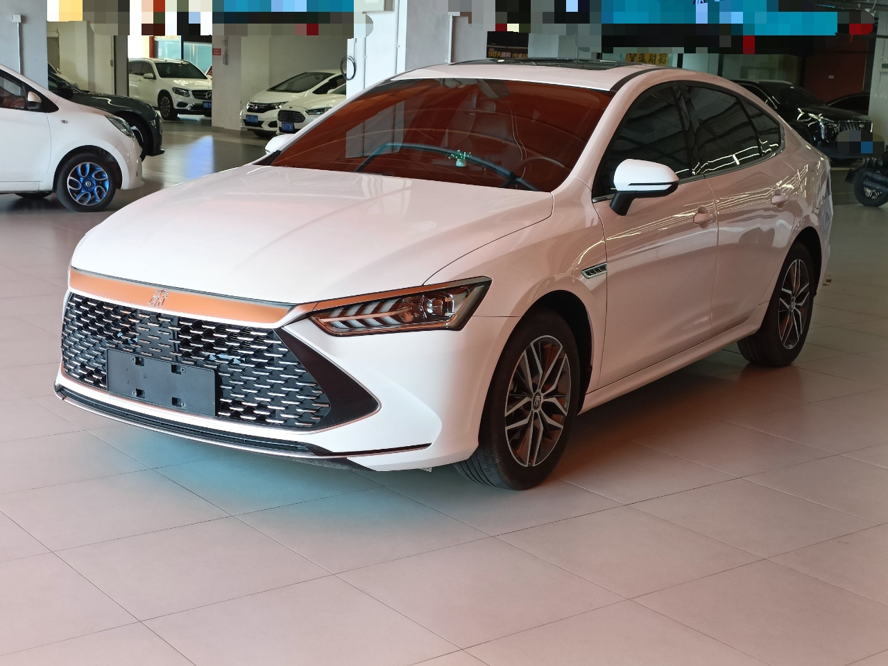 比亚迪 秦PLUS 2021款 DM-i 120KM 尊贵型