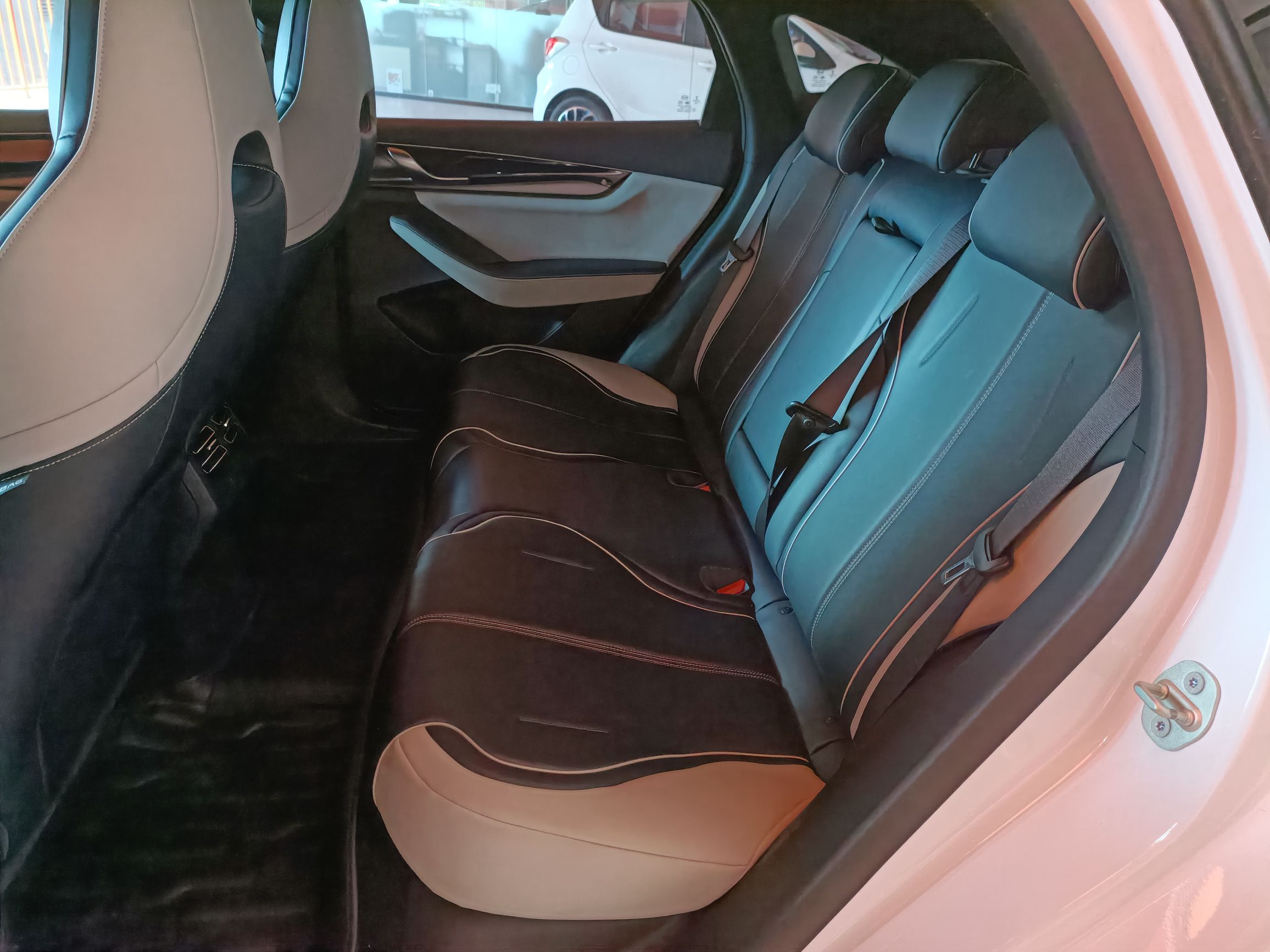 比亚迪 秦PLUS 2021款 DM-i 120KM 尊贵型