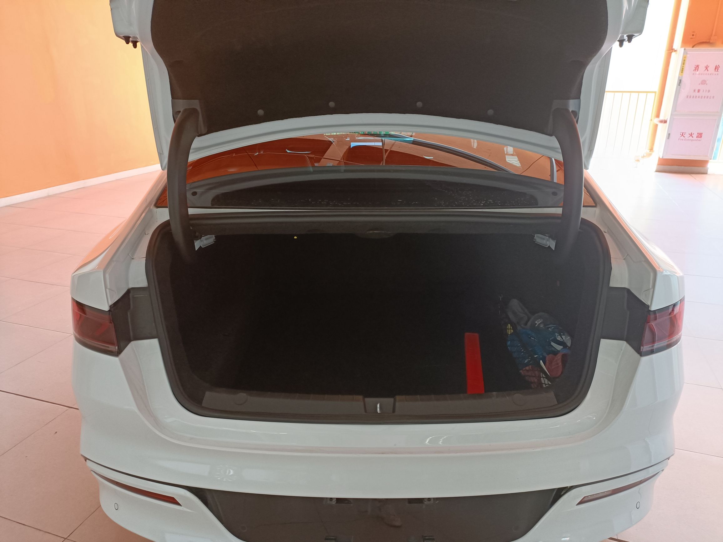 比亚迪 秦PLUS 2021款 DM-i 120KM 尊贵型