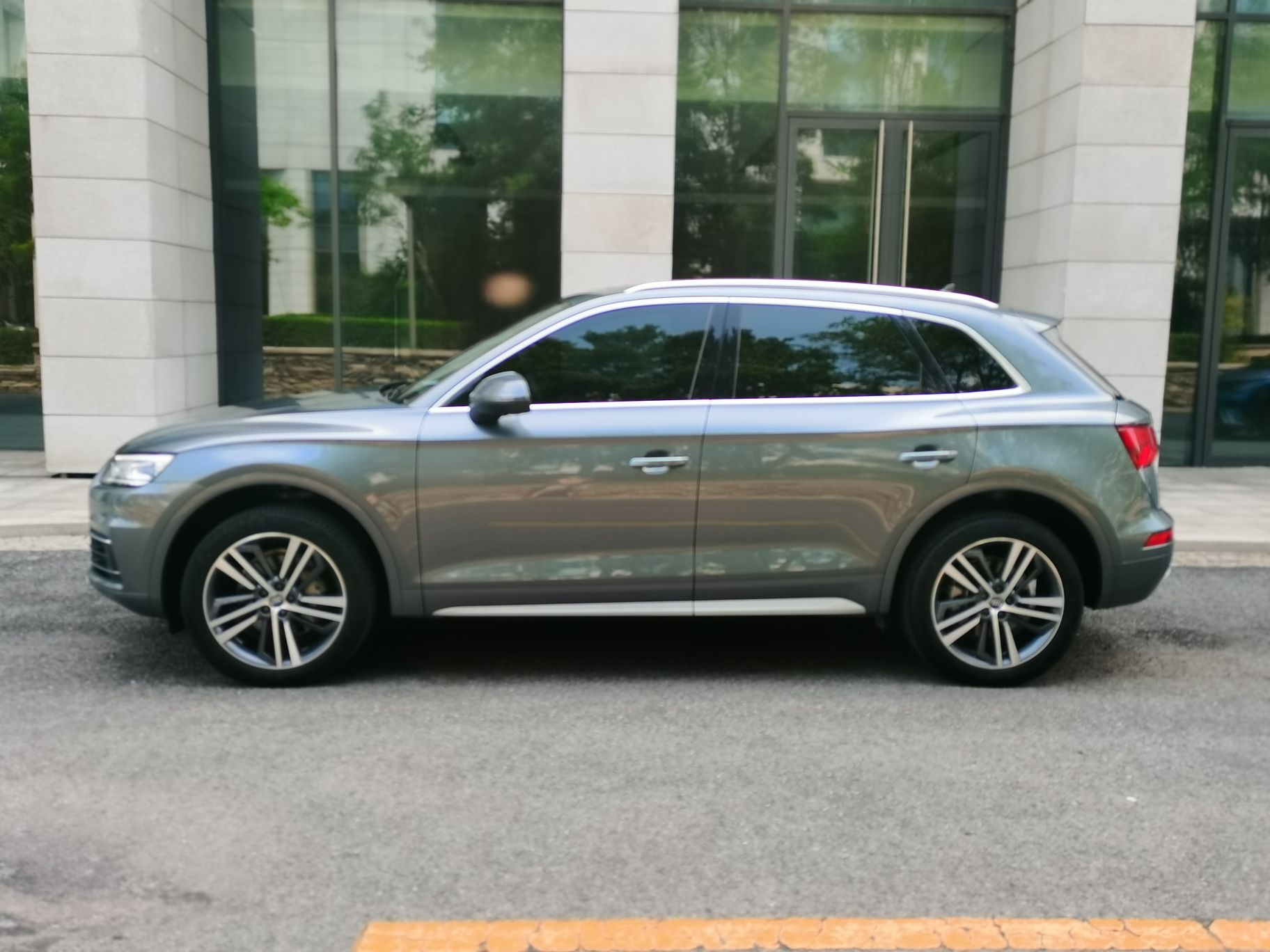 奥迪Q5L 2020款 改款 40 TFSI 荣享进取型