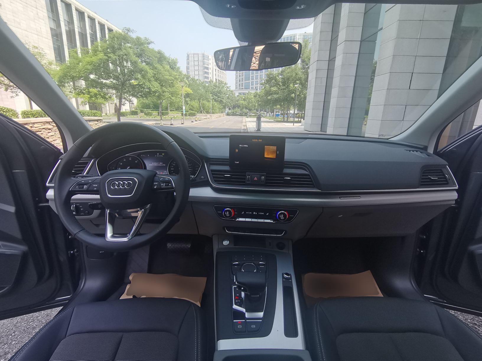 奥迪Q5L 2020款 改款 40 TFSI 荣享进取型