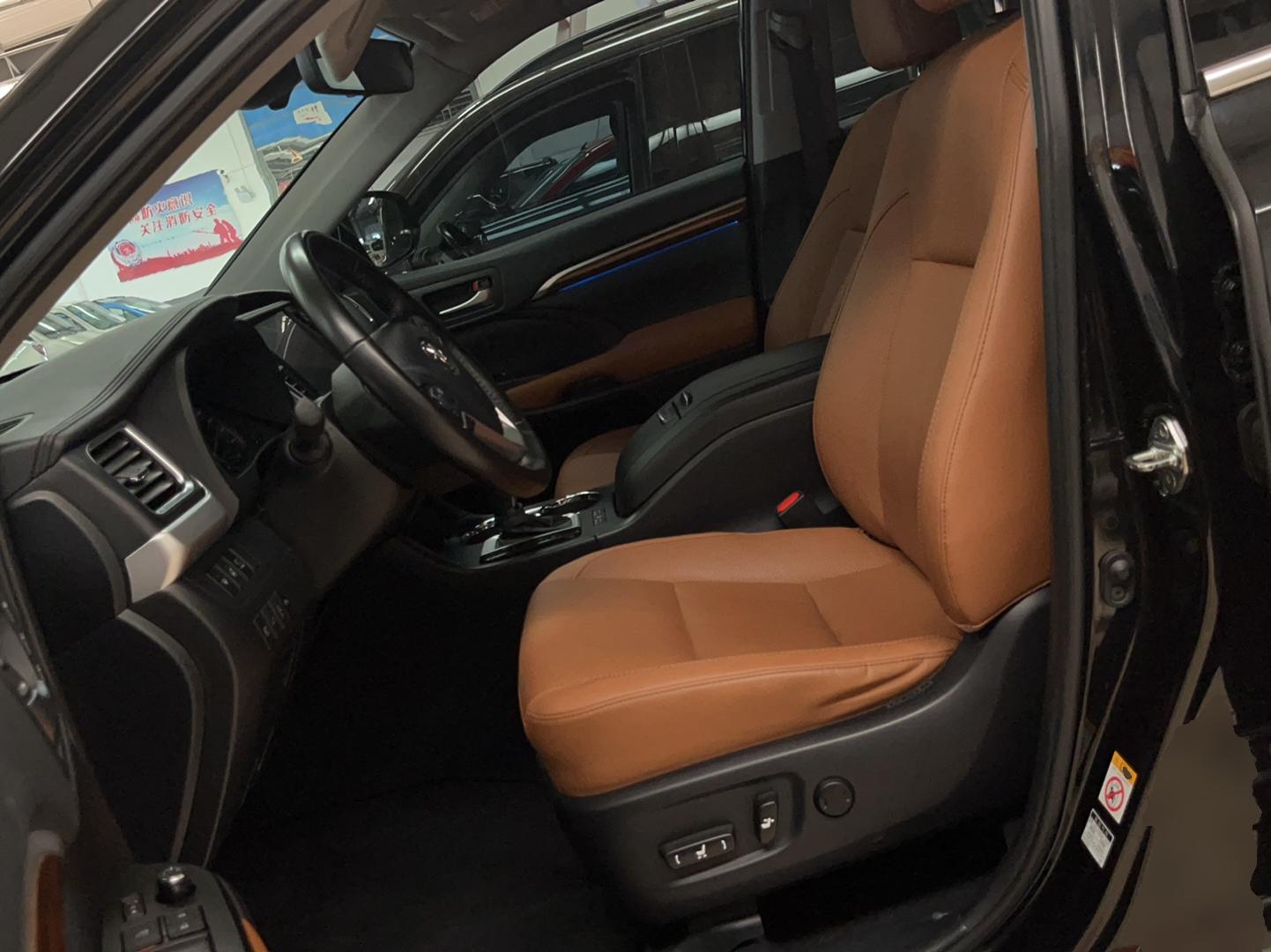 丰田 汉兰达 2020款 2.0T 四驱百万纪念版 7座