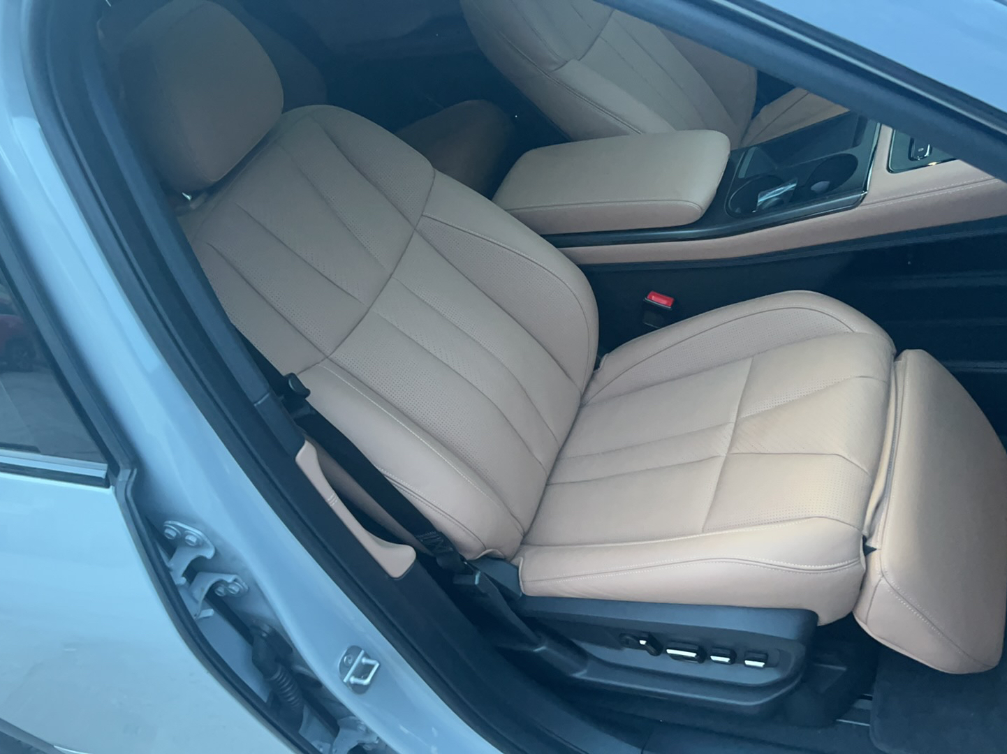 蔚来ES8 2022款 75kWh 六座版