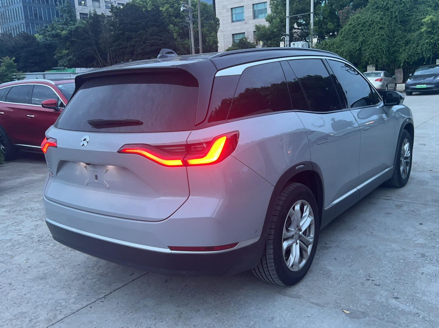 蔚来ES8 2022款 75kWh 六座版