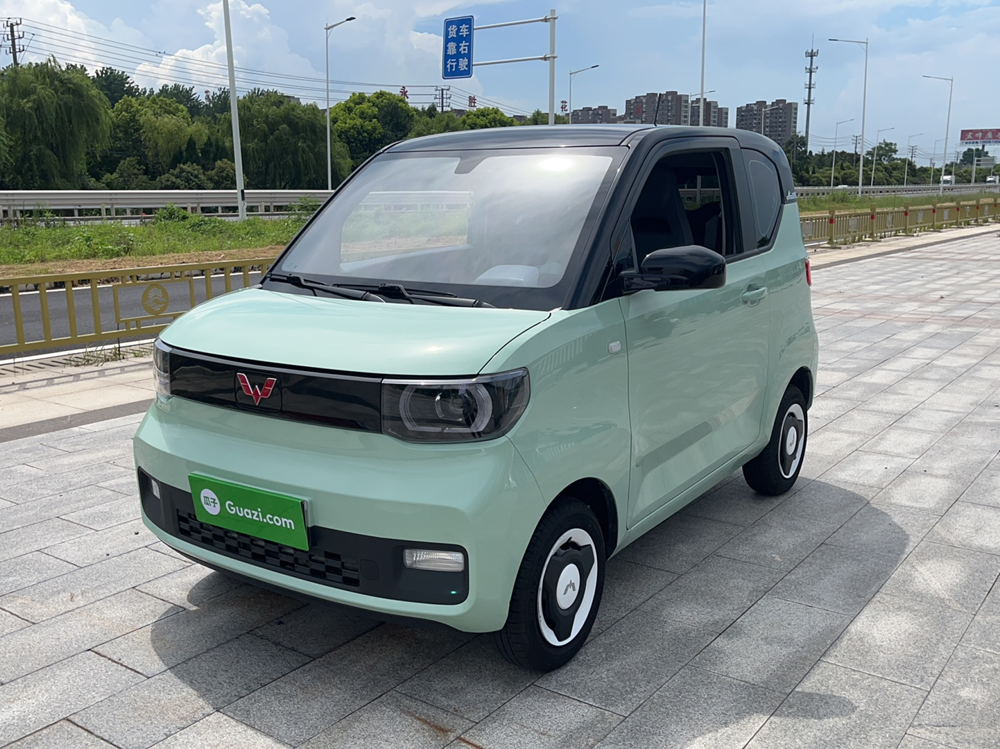 五菱汽车 宏光MINI EV 2021款 马卡龙时尚款 磷酸铁锂