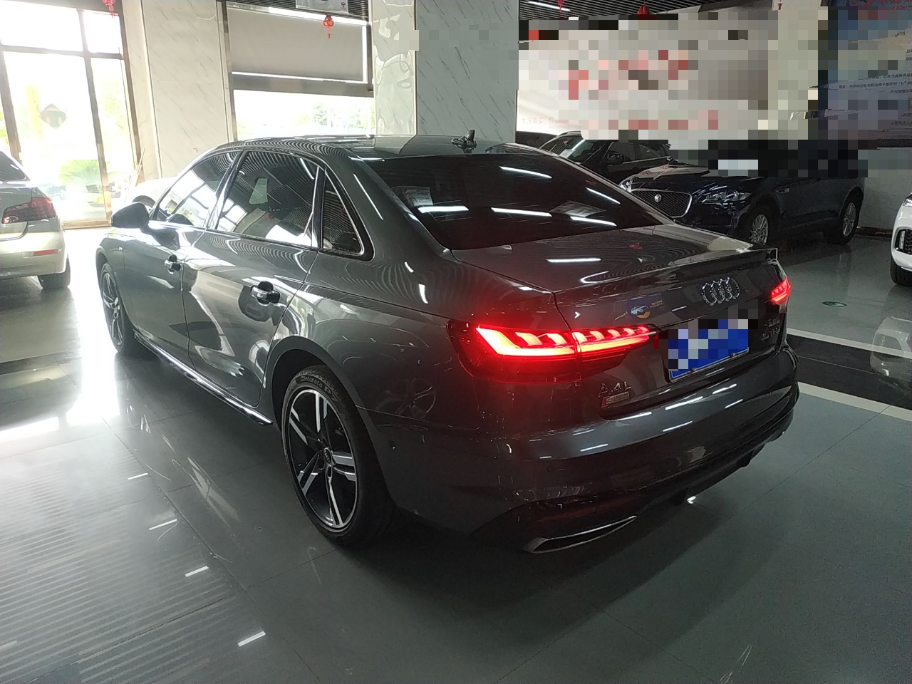 奥迪A4L 2022款 40 TFSI 豪华动感型