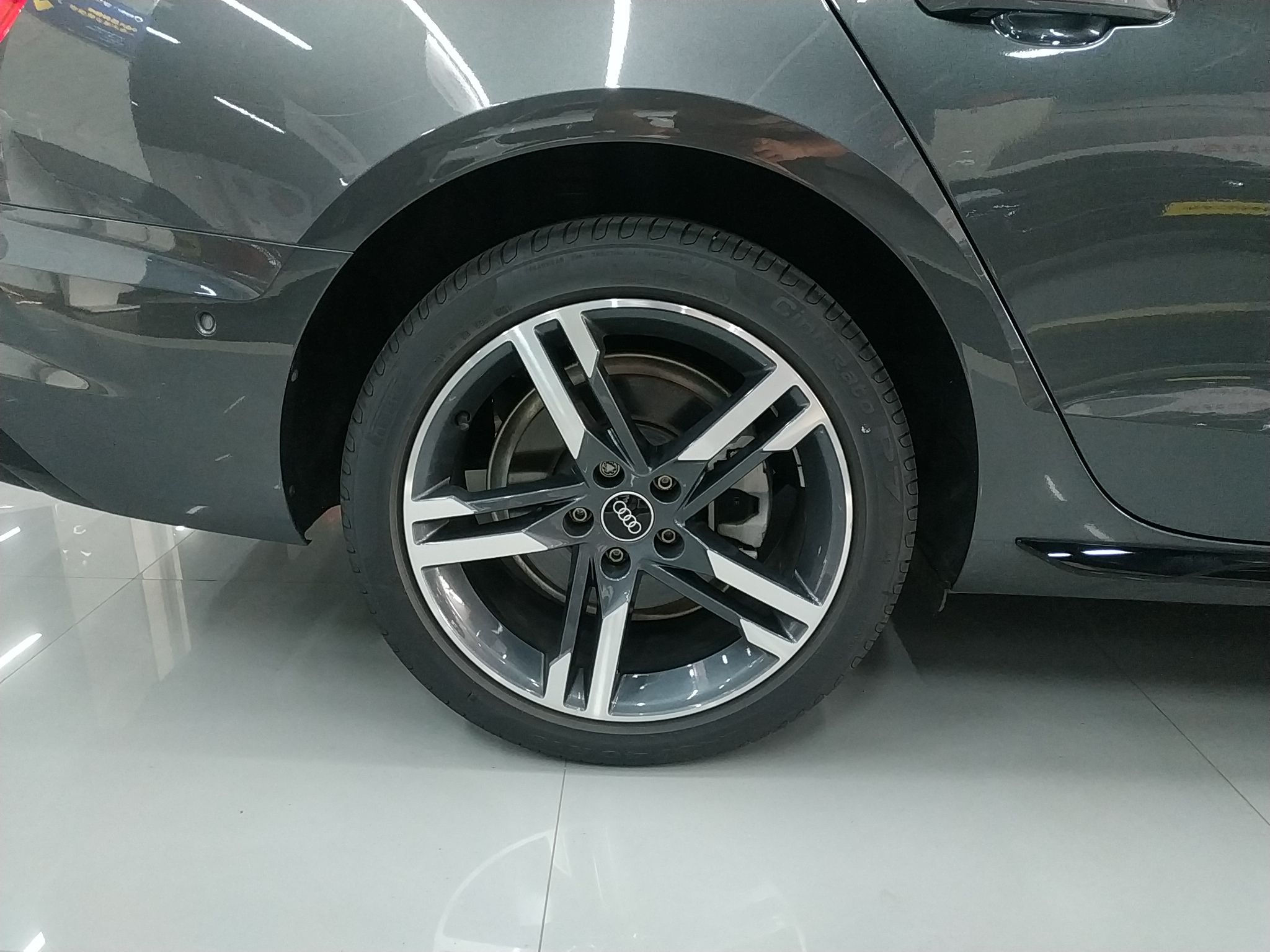 奥迪A4L 2022款 40 TFSI 豪华动感型