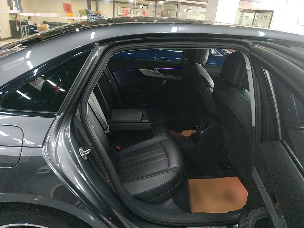 奥迪A4L 2022款 40 TFSI 豪华动感型