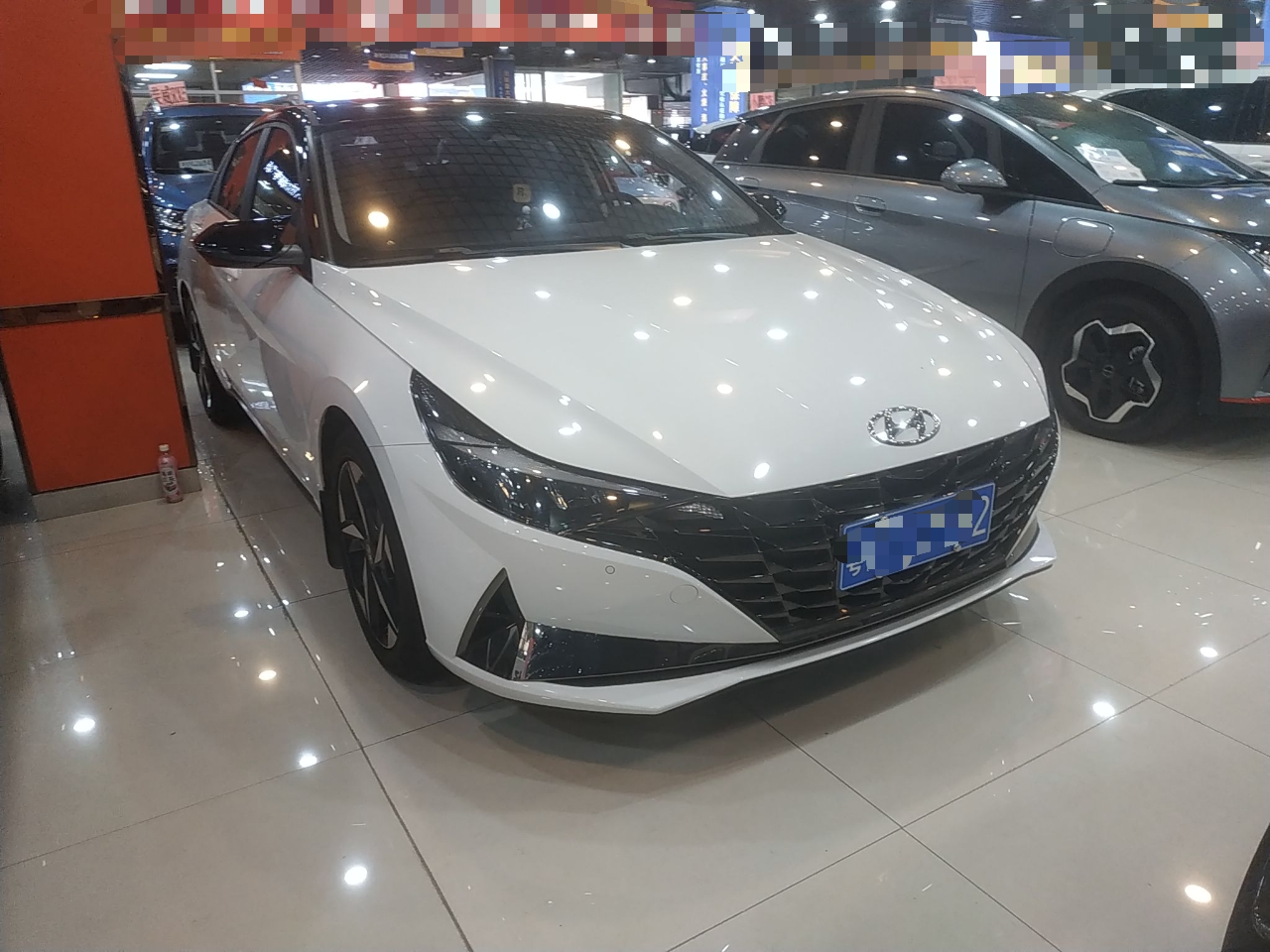 现代 伊兰特 2022款 1.5L CVT LUX尊贵版