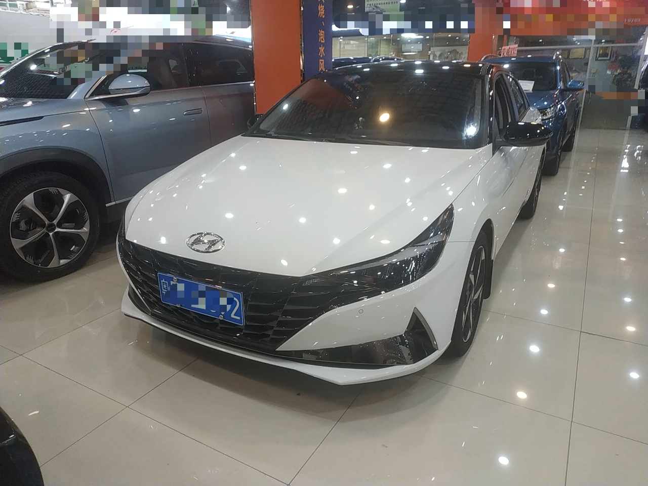 现代 伊兰特 2022款 1.5L CVT LUX尊贵版