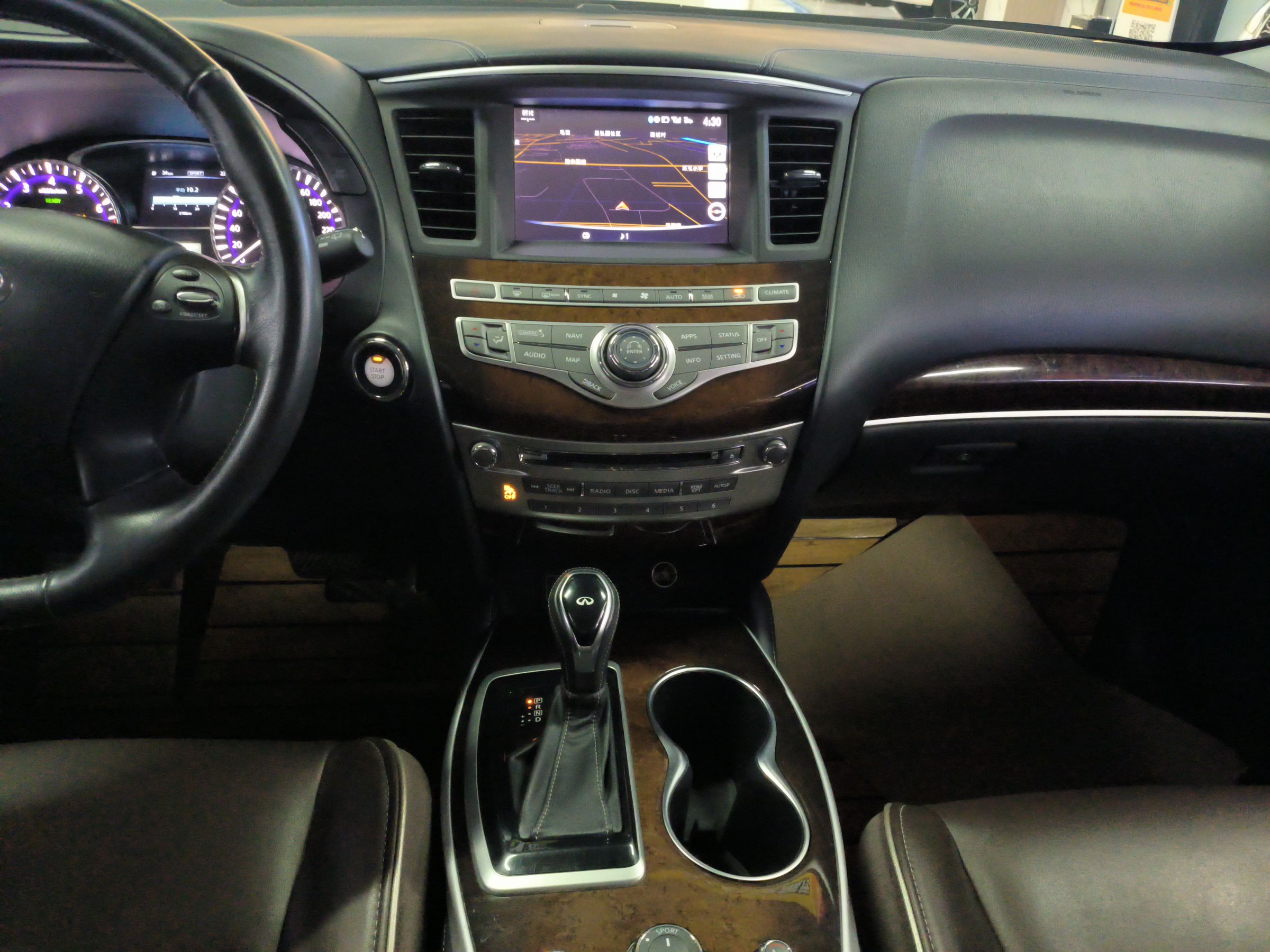 英菲尼迪QX60 2020款 2.5 S/C Hybrid 两驱卓越版(进口)