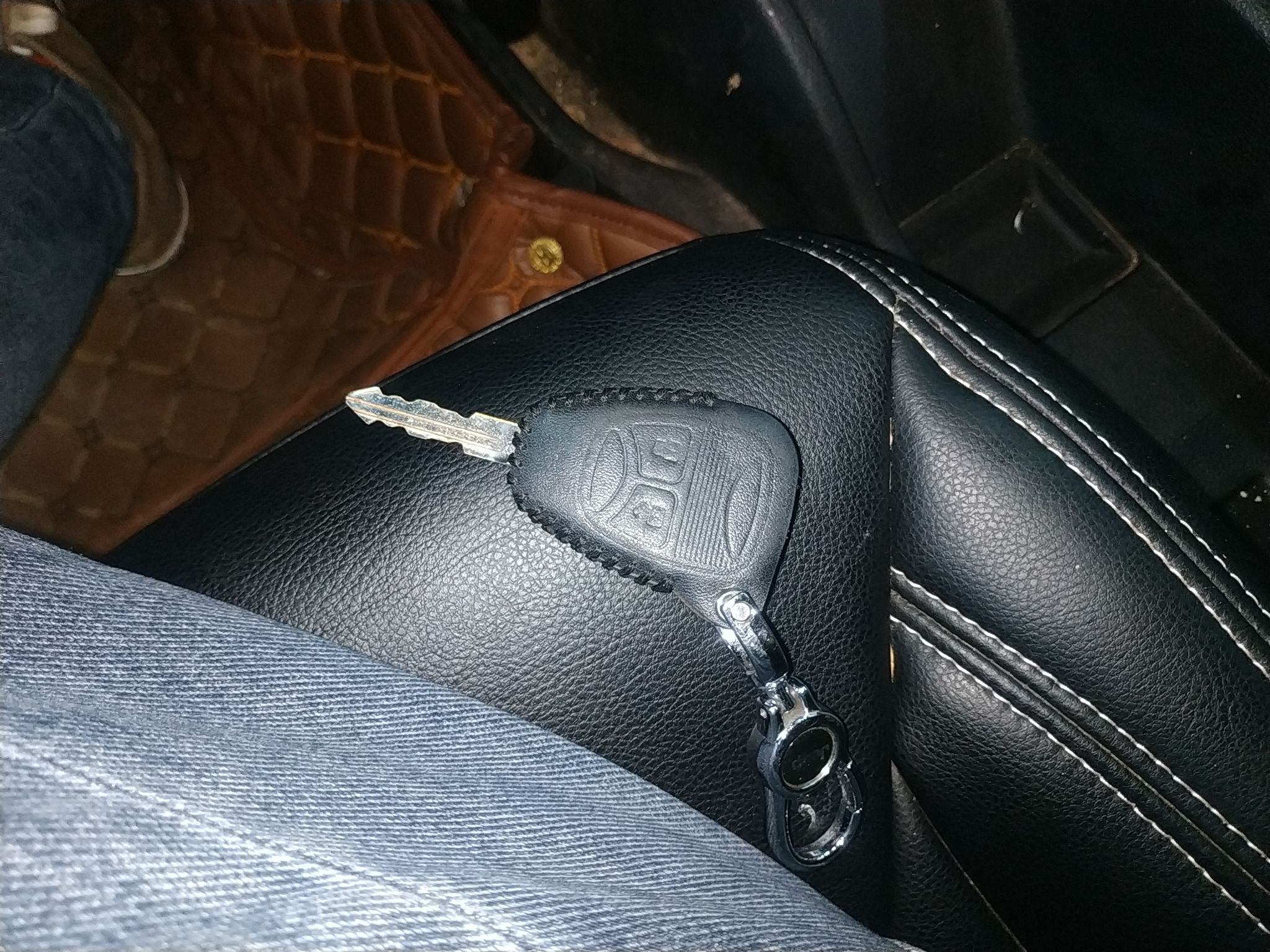 Jeep 牧马人 2015款 2.8TD Sahara 四门舒享版(进口)