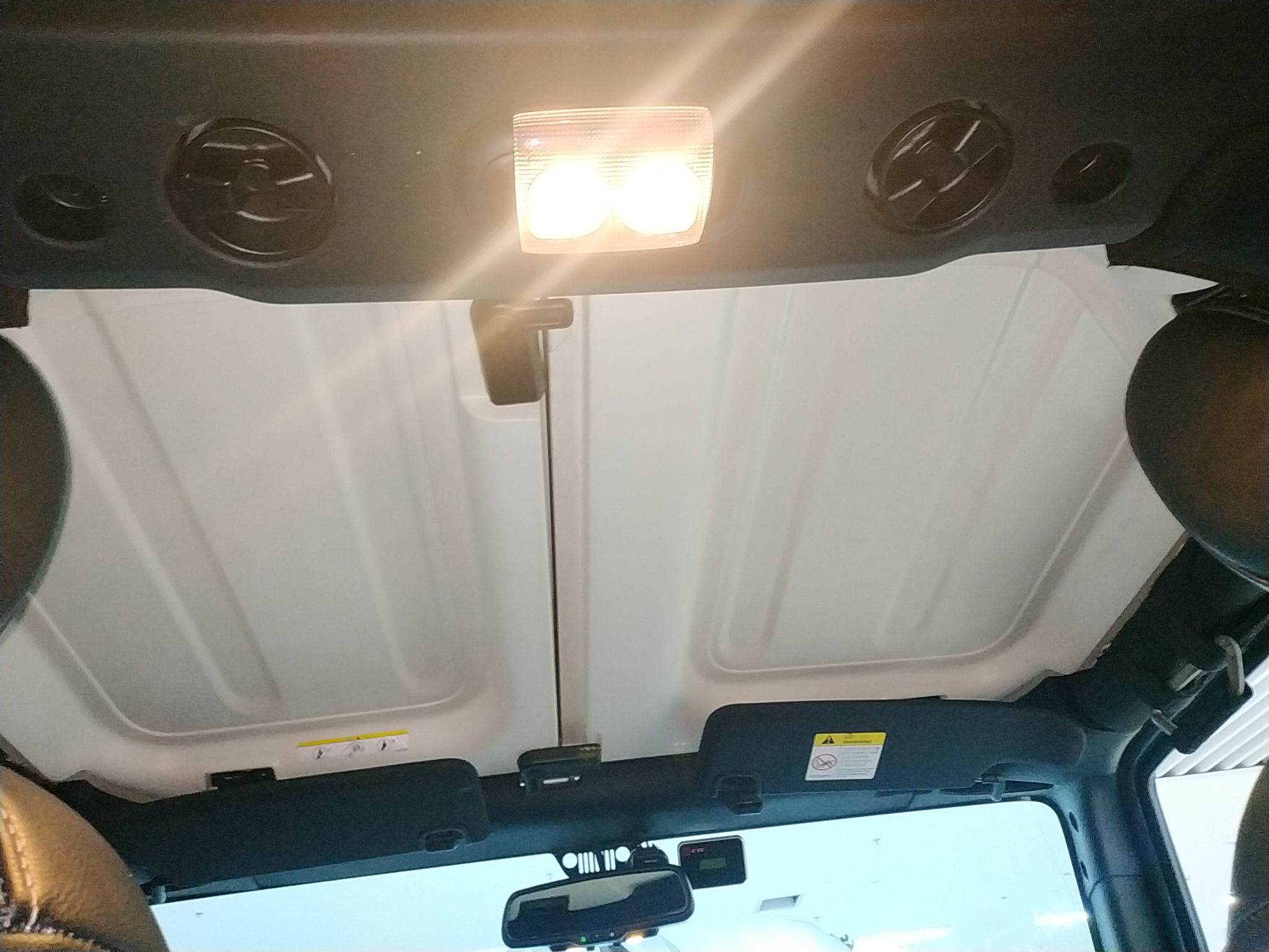 Jeep 牧马人 2015款 2.8TD Sahara 四门舒享版(进口)