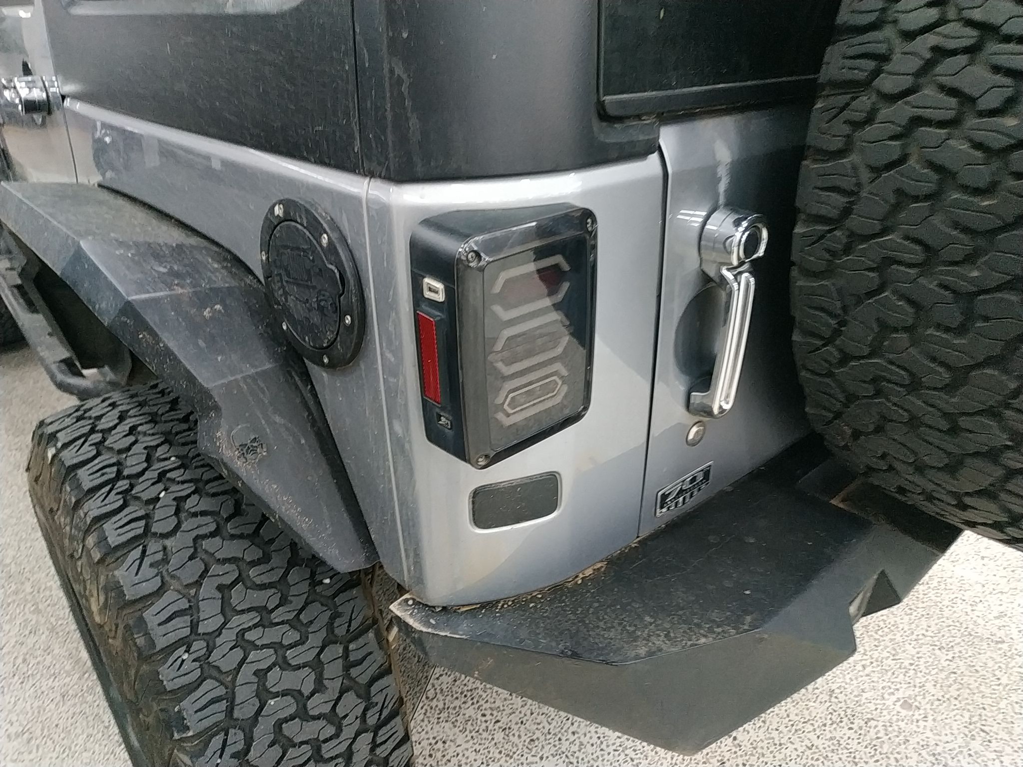 Jeep 牧马人 2015款 2.8TD Sahara 四门舒享版(进口)