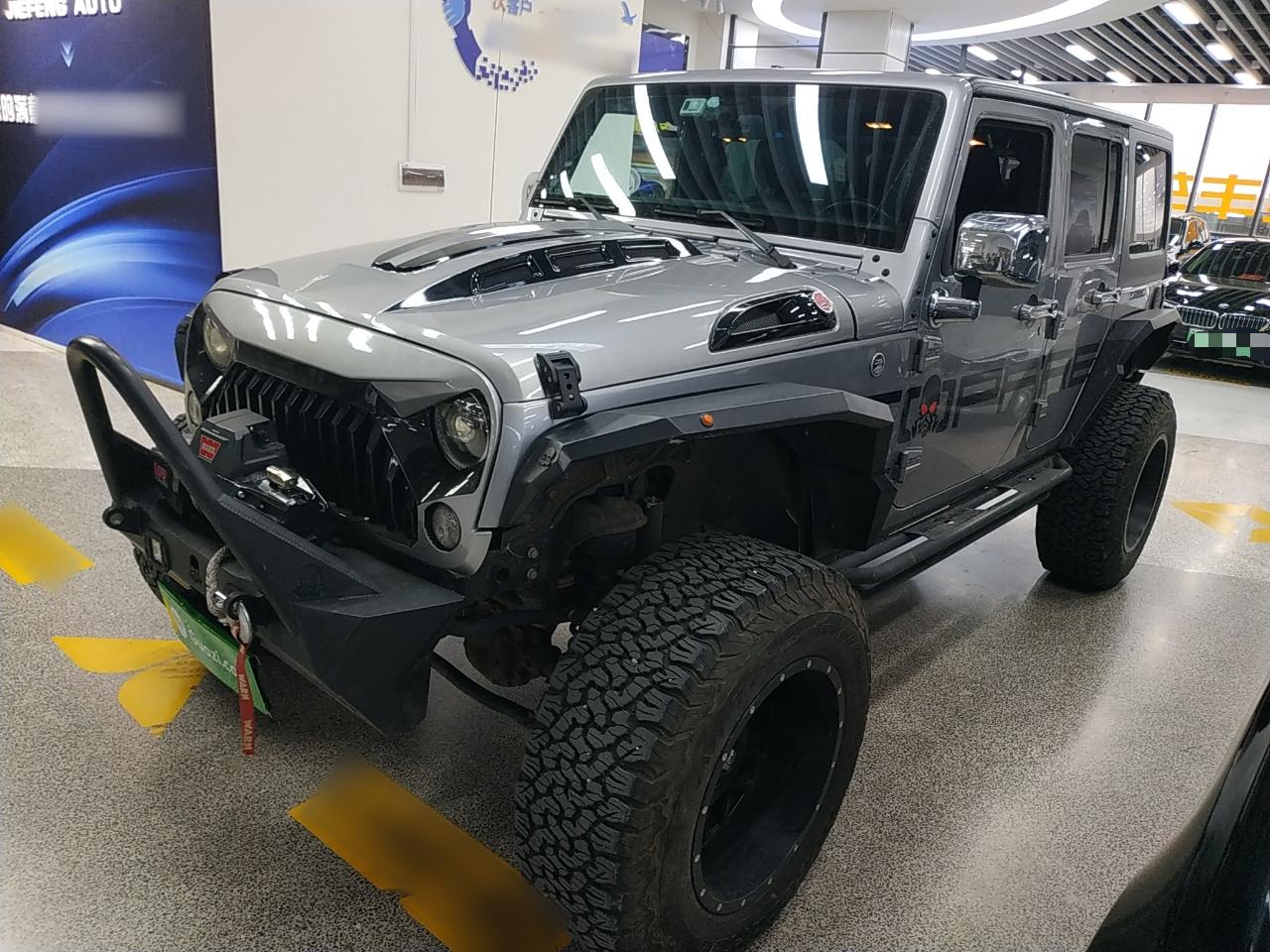 Jeep 牧马人 2015款 2.8TD Sahara 四门舒享版(进口)