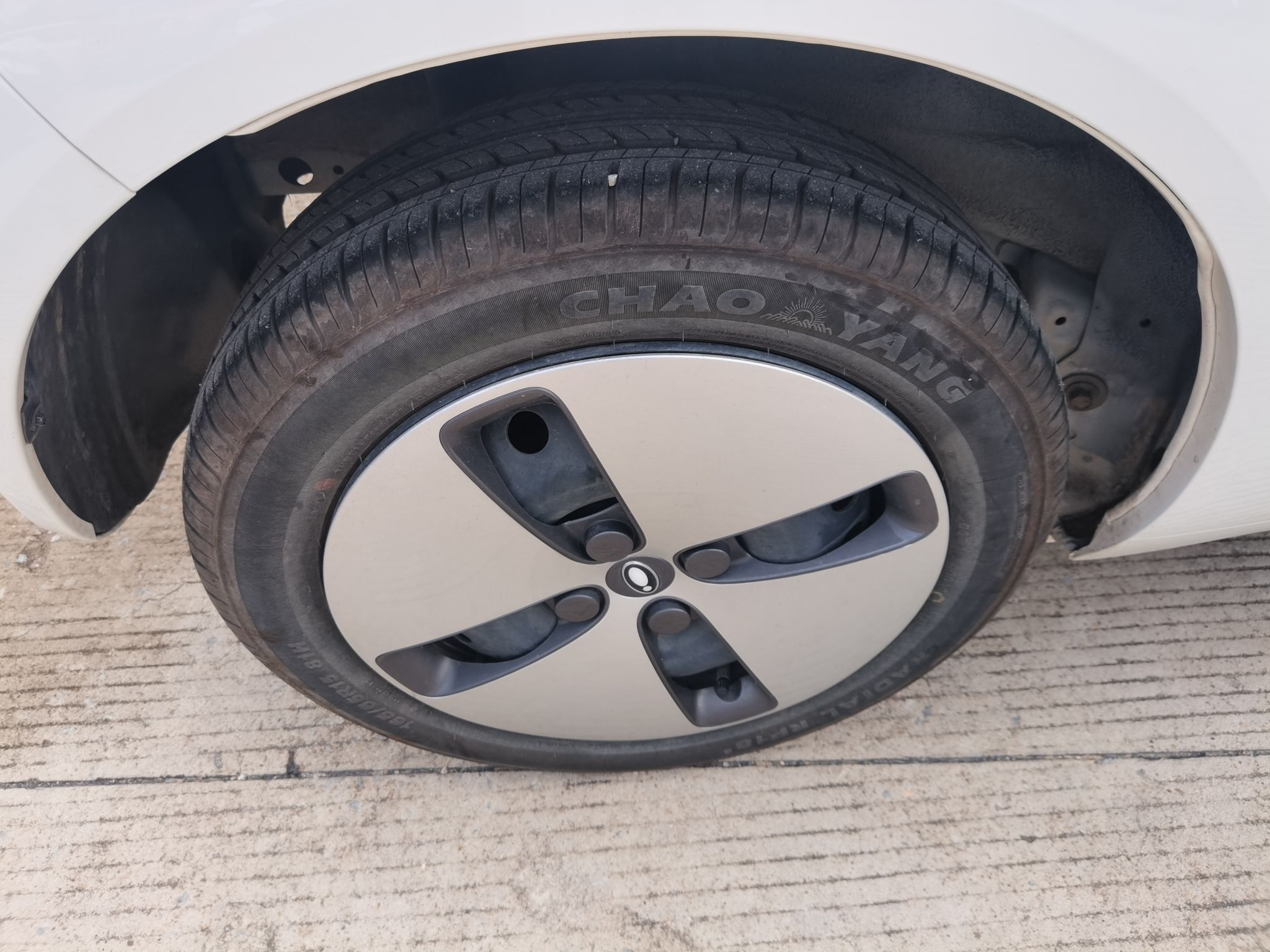 欧拉黑猫 2022款 301km 基础型 三元锂