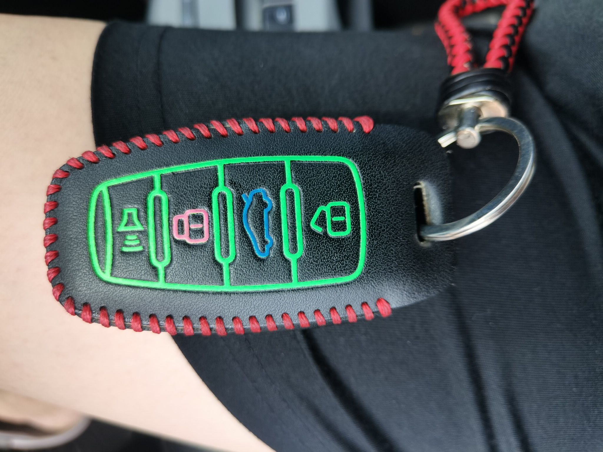 欧拉黑猫 2022款 301km 基础型 三元锂