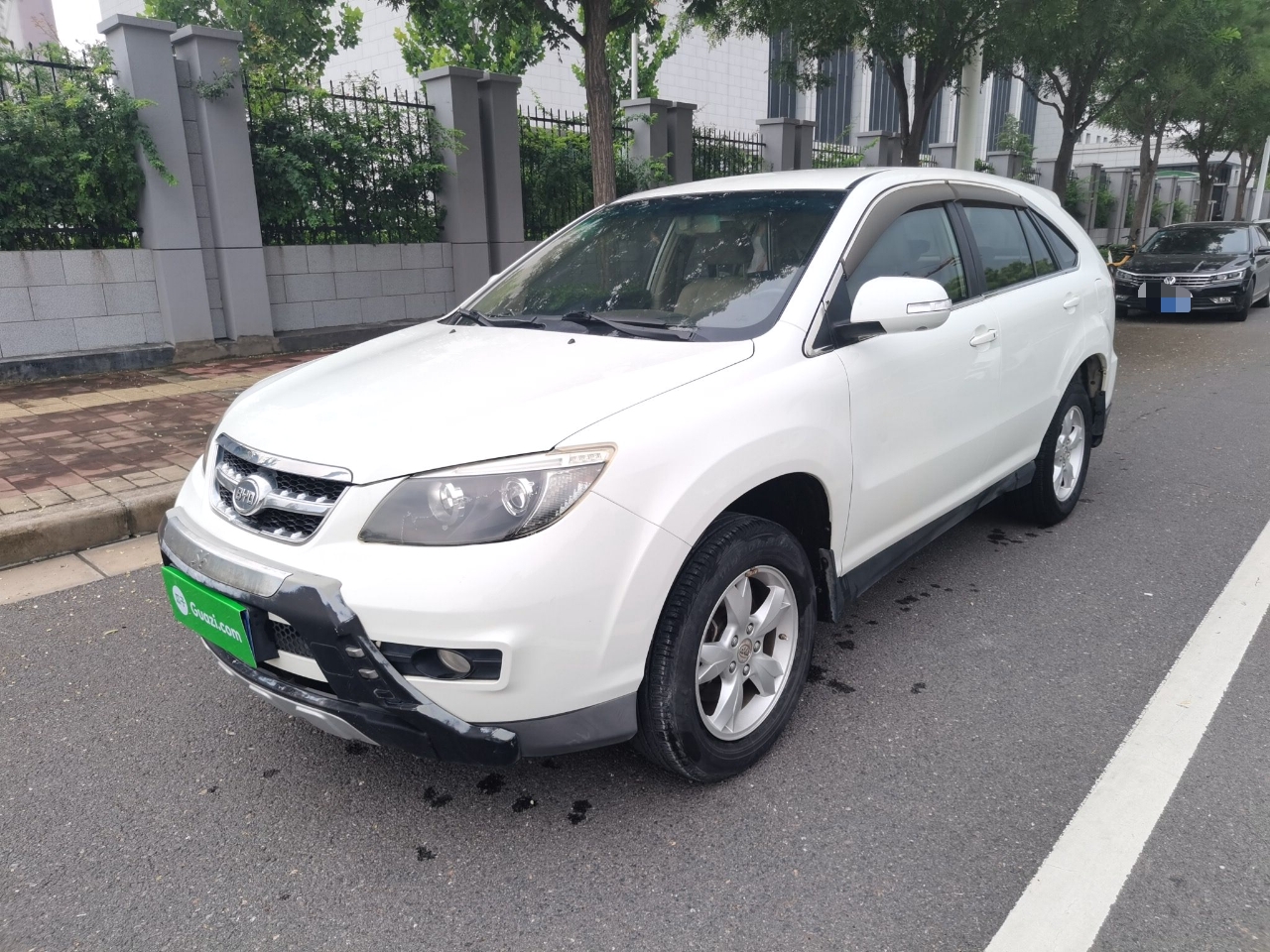 比亚迪S6 2014款 2.0L 手动豪华型 5座