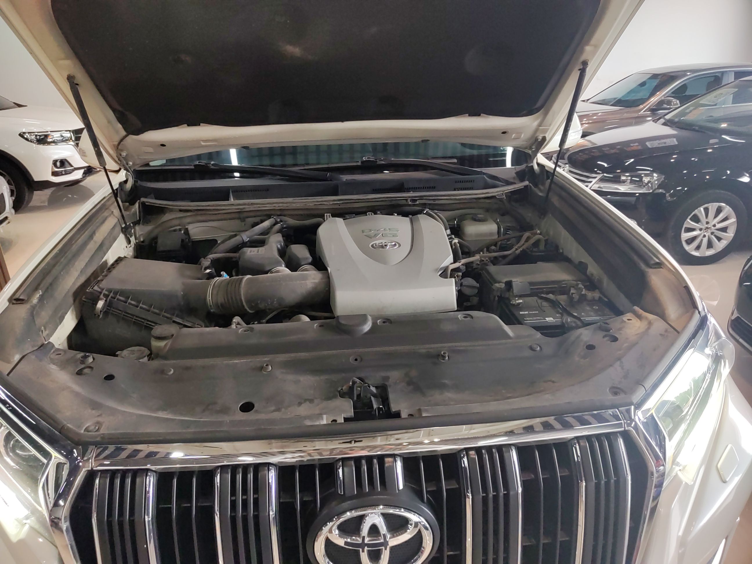 丰田 普拉多 2019款 3.5L 自动TX-L尊享版后挂备胎