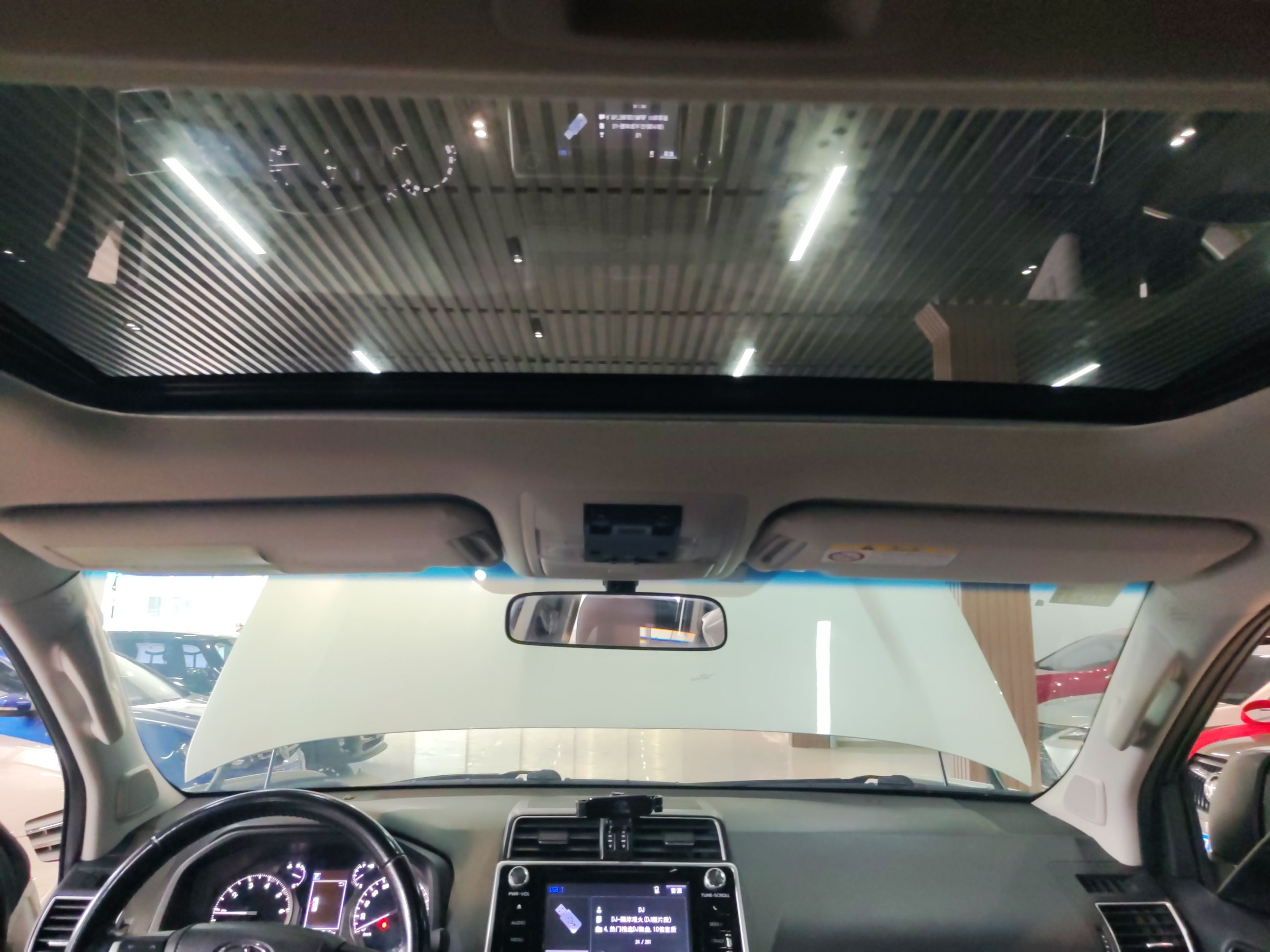 丰田 普拉多 2019款 3.5L 自动TX-L尊享版后挂备胎