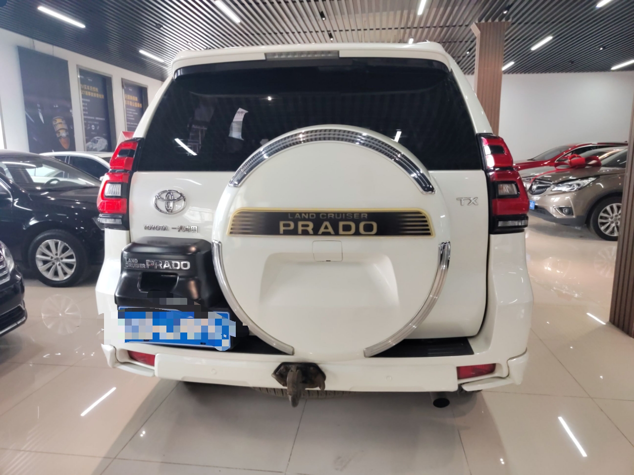 丰田 普拉多 2019款 3.5L 自动TX-L尊享版后挂备胎