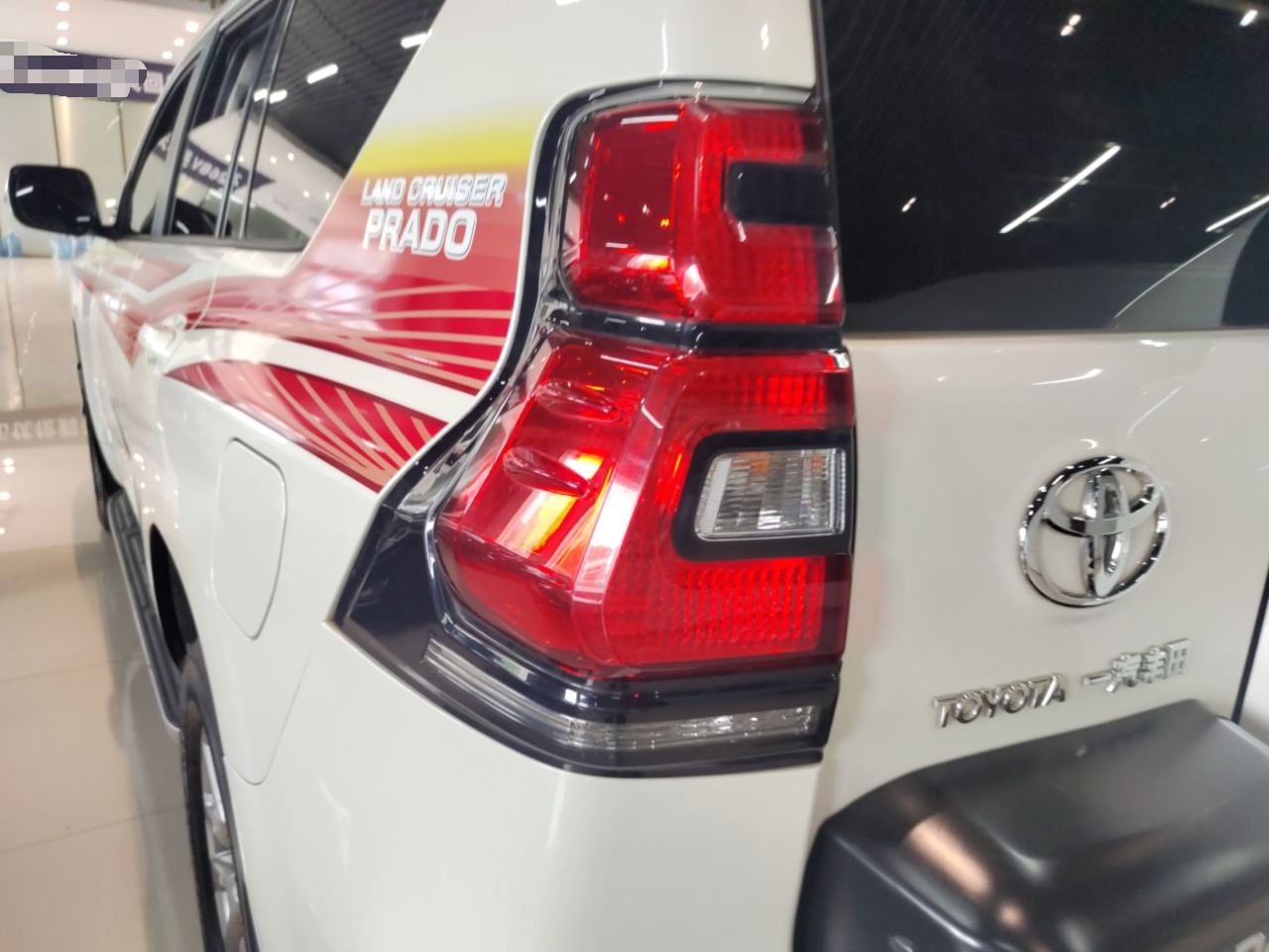 丰田 普拉多 2019款 3.5L 自动TX-L尊享版后挂备胎