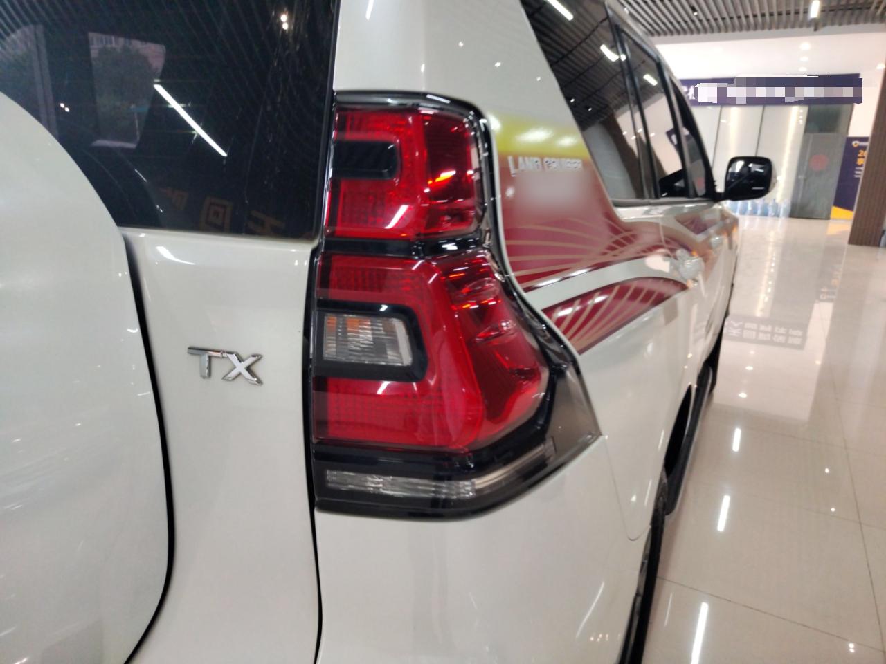丰田 普拉多 2019款 3.5L 自动TX-L尊享版后挂备胎