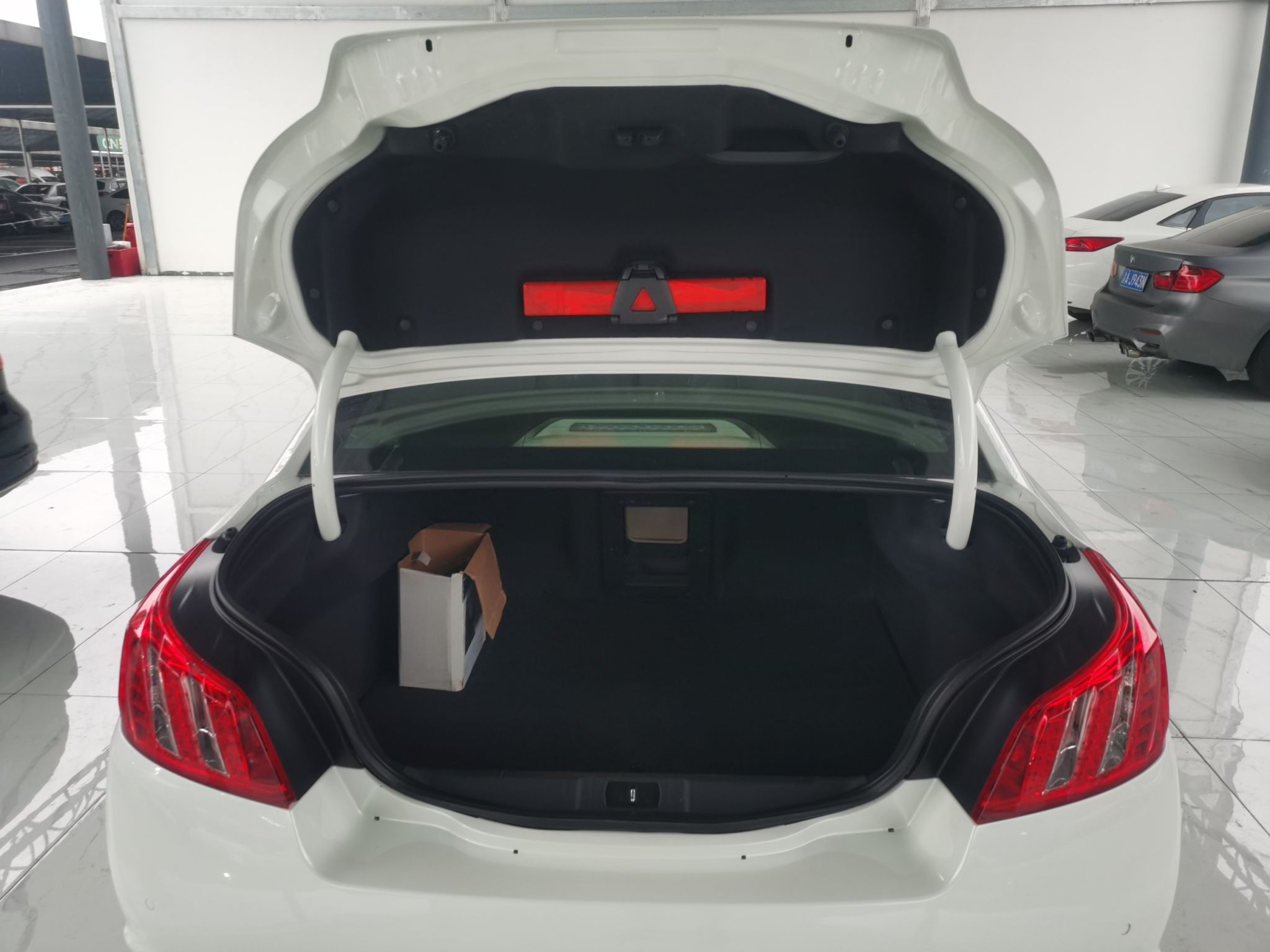 标致508 2012款 2.0L 自动智享版