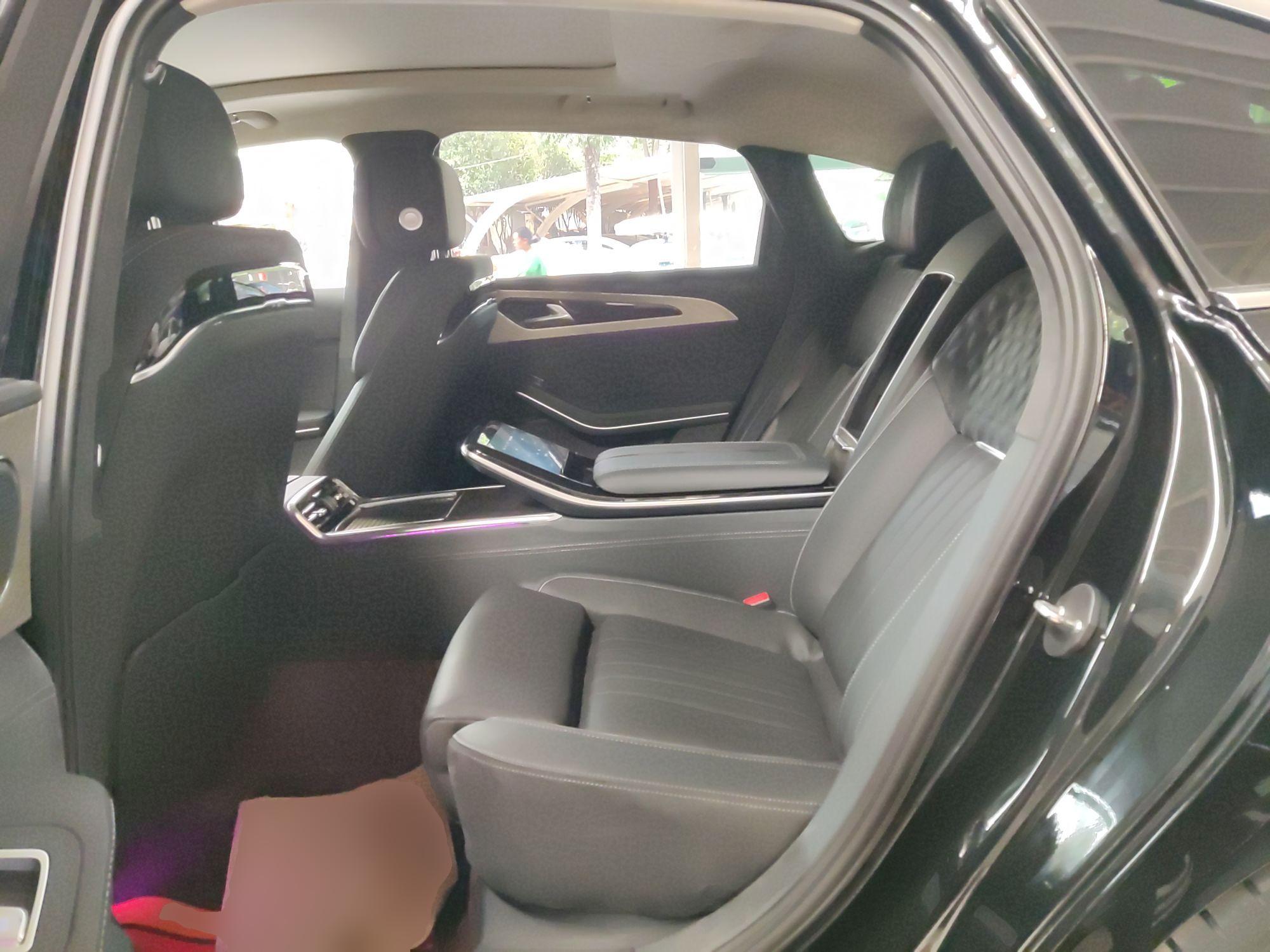 红旗H9 2022款 3.0T 智联旗领四座版